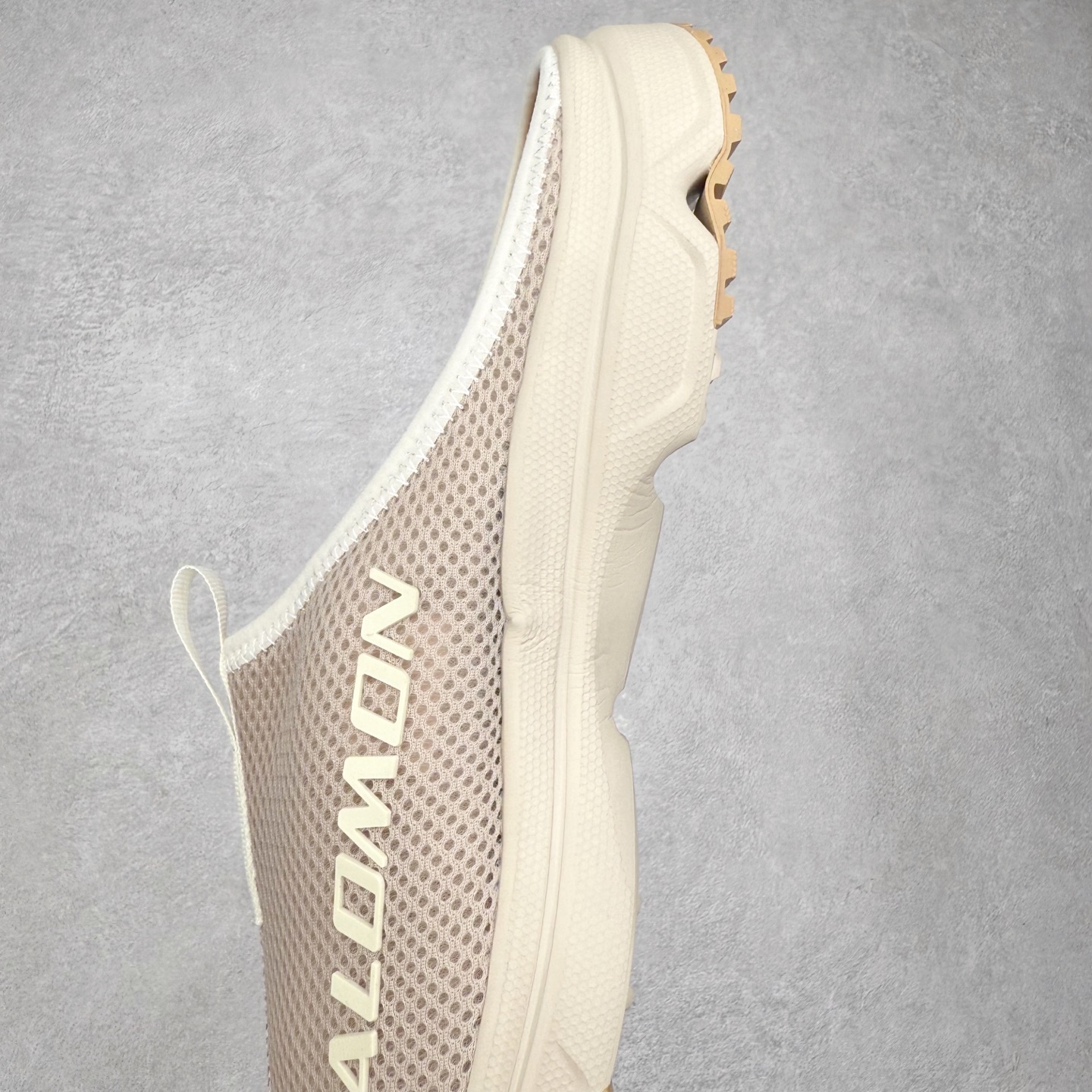 图片[7]-＃HP SALOMON萨洛蒙 RX Slide 3.0 CANVAS 舒适柔软 防滑包头拖鞋 男女同款 SALOMON诞生于1947年的法国阿尔卑斯山区，全球知名的户外运动品牌。一直致力于推动滑雪、越野跑等山地运动的发展及产品的进步。其产品设计致力于追求创新和发掘产品的性能极限，帮助喜欢自由的人在山地间不断挑战自我。实拍调校N版已经零色差零失真 百分百还原实物色彩所见即所得 不存在货不对板色差等低级问题 选购参考实物拍摄 不混卖不参货 只用心做好货严格选品 承诺混一赔十 尺码：36 36.5 37.5 38 38.5 39 40 40.5 41 42 42.5 43 44 44.5 45-选品中心