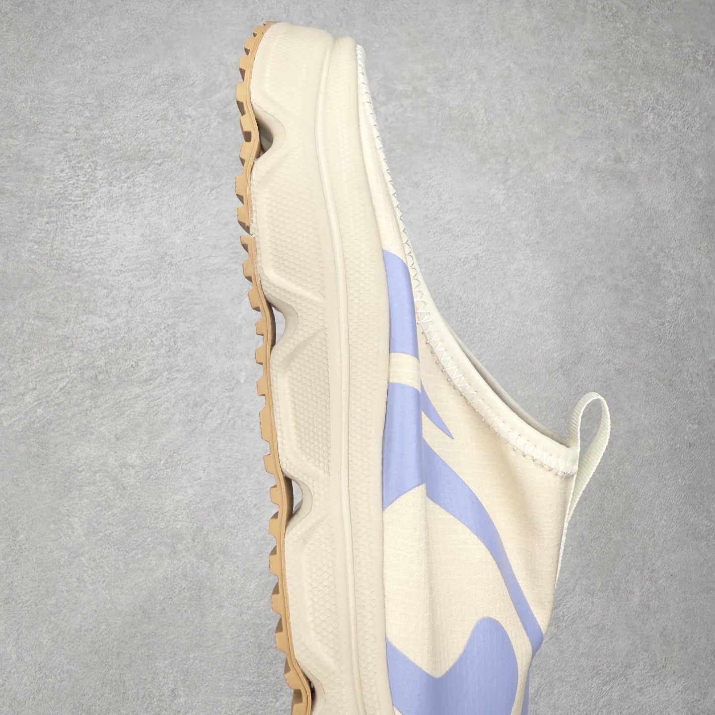 图片[6]-＃HP SALOMON萨洛蒙 RX Slide 3.0 CANVAS 舒适柔软 防滑包头拖鞋 男女同款 SALOMON诞生于1947年的法国阿尔卑斯山区，全球知名的户外运动品牌。一直致力于推动滑雪、越野跑等山地运动的发展及产品的进步。其产品设计致力于追求创新和发掘产品的性能极限，帮助喜欢自由的人在山地间不断挑战自我。实拍调校N版已经零色差零失真 百分百还原实物色彩所见即所得 不存在货不对板色差等低级问题 选购参考实物拍摄 不混卖不参货 只用心做好货严格选品 承诺混一赔十 尺码：36 36.5 37.5 38 38.5 39 40 40.5 41 42 42.5 43 44 44.5 45-选品中心