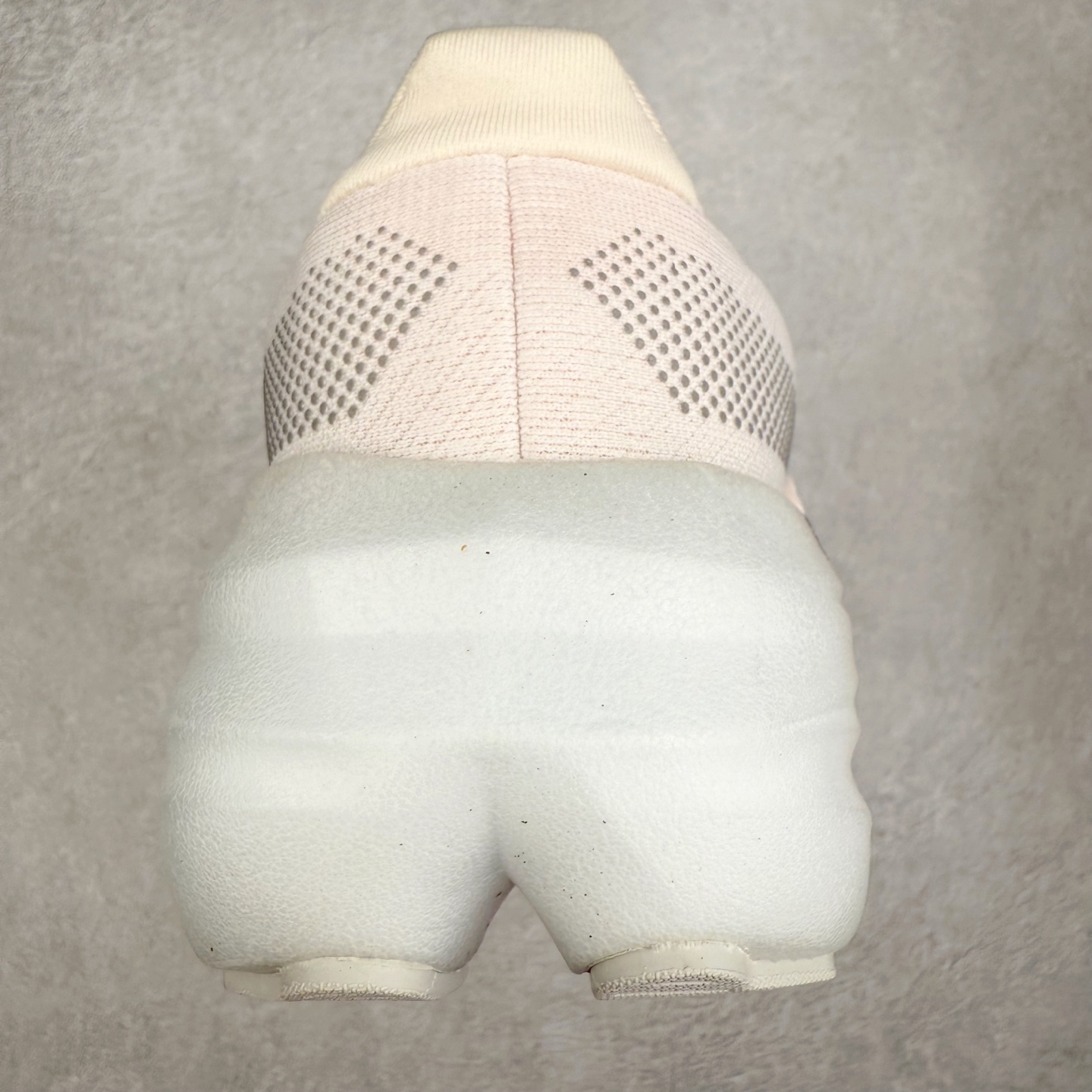 图片[8]-Brooks布鲁克斯 Glycerin max 舒适简约防滑耐磨 低帮跑步鞋 实拍调校N版已经零色差零失真 百分百还原实物色彩所见即所得 不存在货不对板色差等低级问题 选购参考实物拍摄 不混卖不参货 只用心做好货严格选品 承诺混一赔十 尺码：36 36.5 37.5 38 38.5 39 40 40.5 41 42 42.5 43 44 44.5 45-选品中心