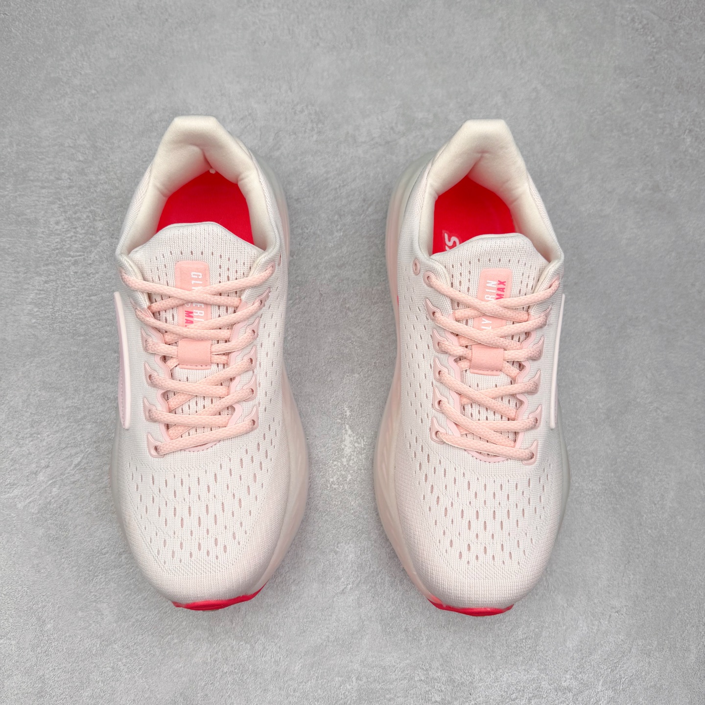 图片[2]-Brooks布鲁克斯 Glycerin max 舒适简约防滑耐磨 低帮跑步鞋 实拍调校N版已经零色差零失真 百分百还原实物色彩所见即所得 不存在货不对板色差等低级问题 选购参考实物拍摄 不混卖不参货 只用心做好货严格选品 承诺混一赔十 尺码：36 36.5 37.5 38 38.5 39 40 40.5 41 42 42.5 43 44 44.5 45-选品中心