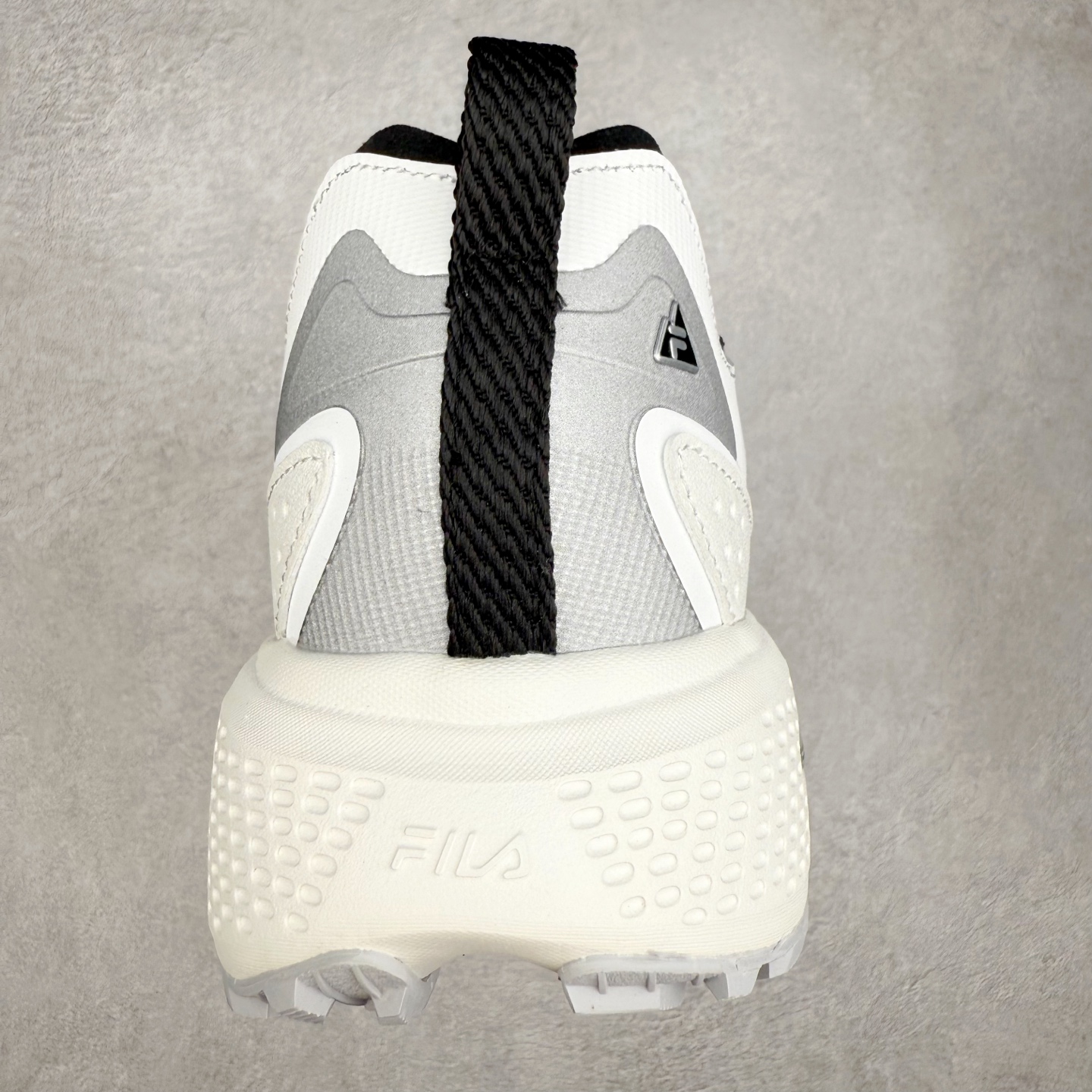 图片[8]-FILA斐乐 NUVOLE 3 ATR 柔云3 舒适休闲运动简约减震耐磨透气低帮户外功能鞋 FUSION 系列传承了 FILA 的百年基因，融入年轻运动及潮流文化，成为引领变革、创新突破的一代。以“1+N” 的跨界合作模式重现经典的同时创造经典。带来最出其不意的跨界合作惊喜。同时，FILAFUSION把FILA 的 DNA 融入到定制体验里，你可以随心制造厲于你的产品。FILA FUSION 的鞋家族涵盖了老爹鞋、跑步鞋、网球鞋、季节款。风格复古新潮，满足了时尚人士出行及各类运动的搭配需求，成为当下年轻人筷拥的鞋类品牌之一。FILA FUSION 走进年轻人的世界，通过年轻人运动，街舞，滑板，篮球，展现 FILA FUSION 的潮流态度和年轻文化。FILA FUSION 认为末来属于引领变革、创新突破的年轻一代，让我们一起构成 FILA 未来的蓝图吧！尺码：35.5 36 36.5 37.5 38 38.5 39 40 40.5 41 42 42.5 43 44 44.5 45-选品中心