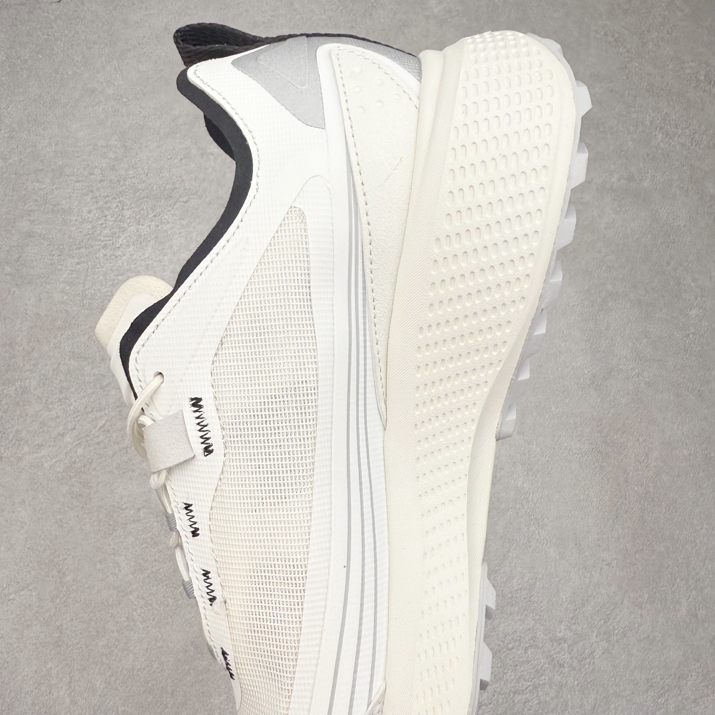 图片[7]-FILA斐乐 NUVOLE 3 ATR 柔云3 舒适休闲运动简约减震耐磨透气低帮户外功能鞋 FUSION 系列传承了 FILA 的百年基因，融入年轻运动及潮流文化，成为引领变革、创新突破的一代。以“1+N” 的跨界合作模式重现经典的同时创造经典。带来最出其不意的跨界合作惊喜。同时，FILAFUSION把FILA 的 DNA 融入到定制体验里，你可以随心制造厲于你的产品。FILA FUSION 的鞋家族涵盖了老爹鞋、跑步鞋、网球鞋、季节款。风格复古新潮，满足了时尚人士出行及各类运动的搭配需求，成为当下年轻人筷拥的鞋类品牌之一。FILA FUSION 走进年轻人的世界，通过年轻人运动，街舞，滑板，篮球，展现 FILA FUSION 的潮流态度和年轻文化。FILA FUSION 认为末来属于引领变革、创新突破的年轻一代，让我们一起构成 FILA 未来的蓝图吧！尺码：35.5 36 36.5 37.5 38 38.5 39 40 40.5 41 42 42.5 43 44 44.5 45-选品中心