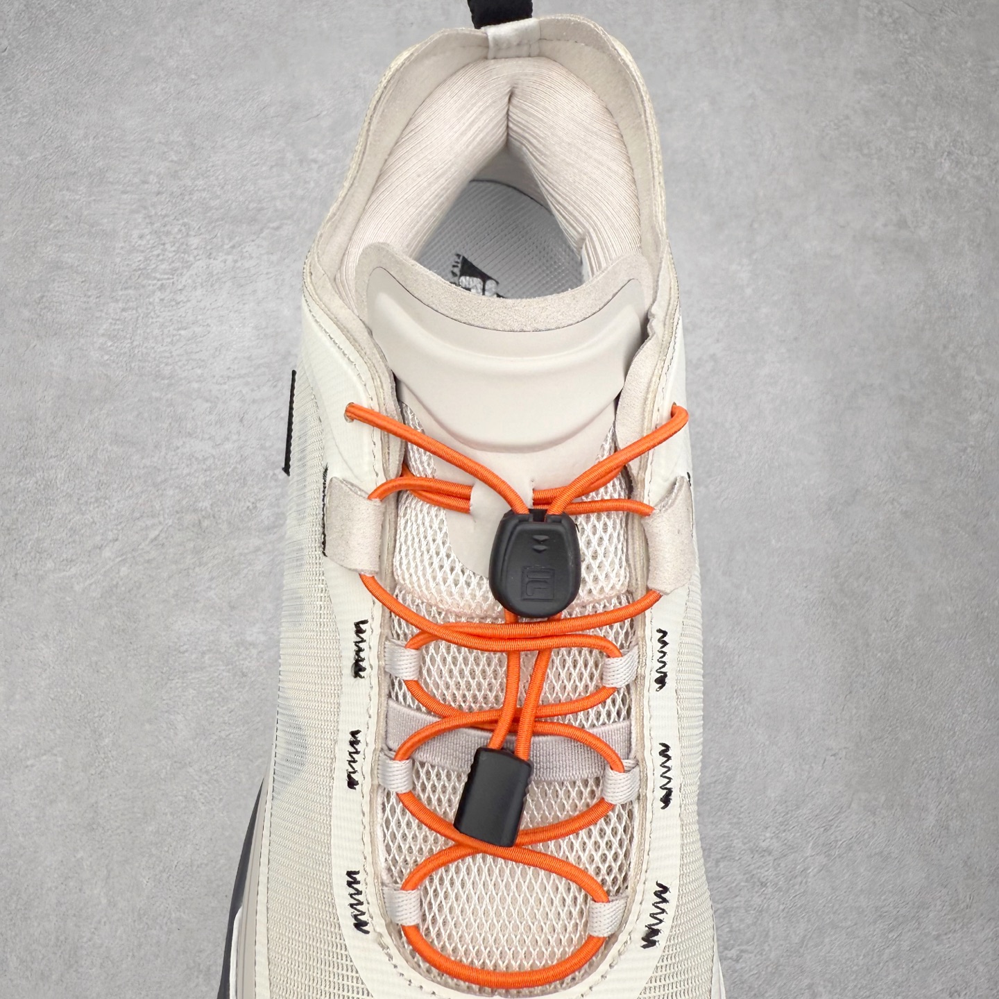 图片[5]-FILA斐乐 NUVOLE 3 ATR 柔云3 舒适休闲运动简约减震耐磨透气低帮户外功能鞋 FUSION 系列传承了 FILA 的百年基因，融入年轻运动及潮流文化，成为引领变革、创新突破的一代。以“1+N” 的跨界合作模式重现经典的同时创造经典。带来最出其不意的跨界合作惊喜。同时，FILAFUSION把FILA 的 DNA 融入到定制体验里，你可以随心制造厲于你的产品。FILA FUSION 的鞋家族涵盖了老爹鞋、跑步鞋、网球鞋、季节款。风格复古新潮，满足了时尚人士出行及各类运动的搭配需求，成为当下年轻人筷拥的鞋类品牌之一。FILA FUSION 走进年轻人的世界，通过年轻人运动，街舞，滑板，篮球，展现 FILA FUSION 的潮流态度和年轻文化。FILA FUSION 认为末来属于引领变革、创新突破的年轻一代，让我们一起构成 FILA 未来的蓝图吧！尺码：35.5 36 36.5 37.5 38 38.5 39 40 40.5 41 42 42.5 43 44 44.5 45-选品中心