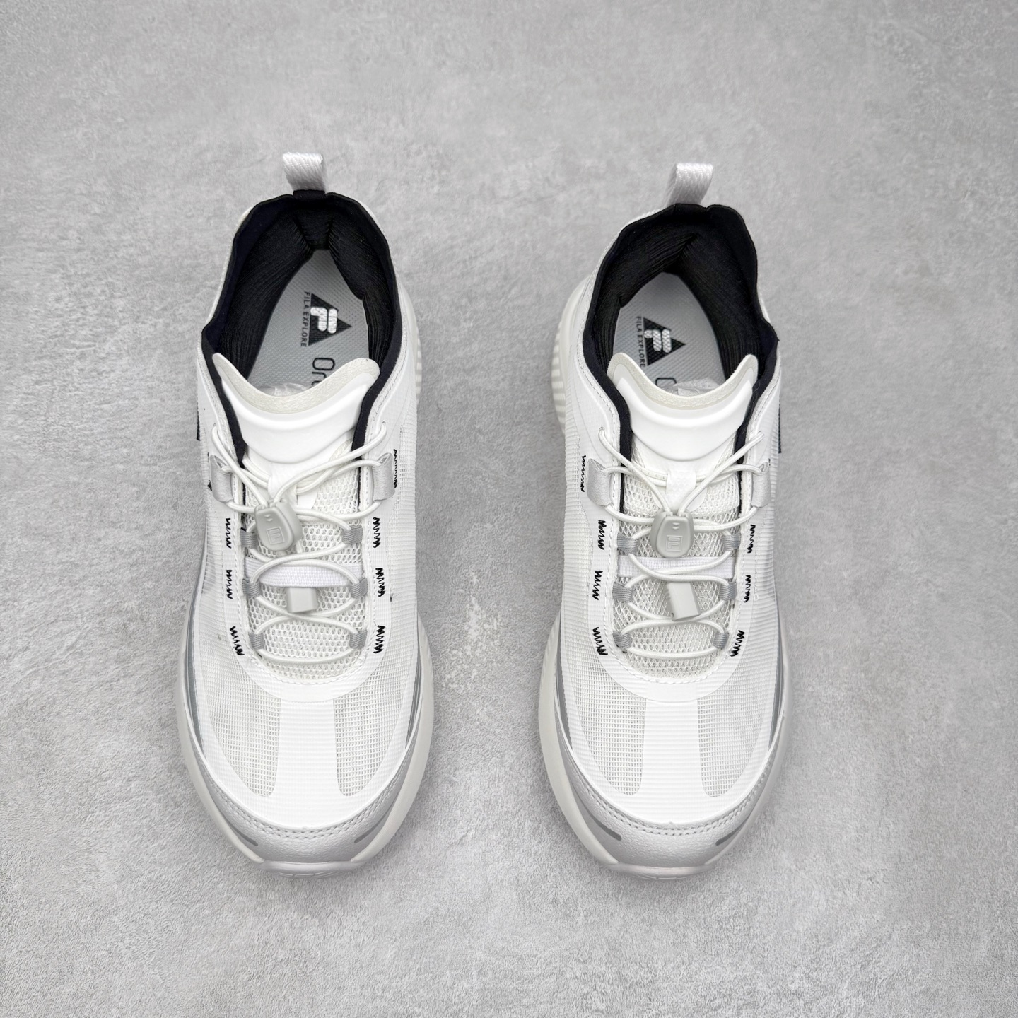 图片[2]-FILA斐乐 NUVOLE 3 ATR 柔云3 舒适休闲运动简约减震耐磨透气低帮户外功能鞋 FUSION 系列传承了 FILA 的百年基因，融入年轻运动及潮流文化，成为引领变革、创新突破的一代。以“1+N” 的跨界合作模式重现经典的同时创造经典。带来最出其不意的跨界合作惊喜。同时，FILAFUSION把FILA 的 DNA 融入到定制体验里，你可以随心制造厲于你的产品。FILA FUSION 的鞋家族涵盖了老爹鞋、跑步鞋、网球鞋、季节款。风格复古新潮，满足了时尚人士出行及各类运动的搭配需求，成为当下年轻人筷拥的鞋类品牌之一。FILA FUSION 走进年轻人的世界，通过年轻人运动，街舞，滑板，篮球，展现 FILA FUSION 的潮流态度和年轻文化。FILA FUSION 认为末来属于引领变革、创新突破的年轻一代，让我们一起构成 FILA 未来的蓝图吧！尺码：35.5 36 36.5 37.5 38 38.5 39 40 40.5 41 42 42.5 43 44 44.5 45-选品中心