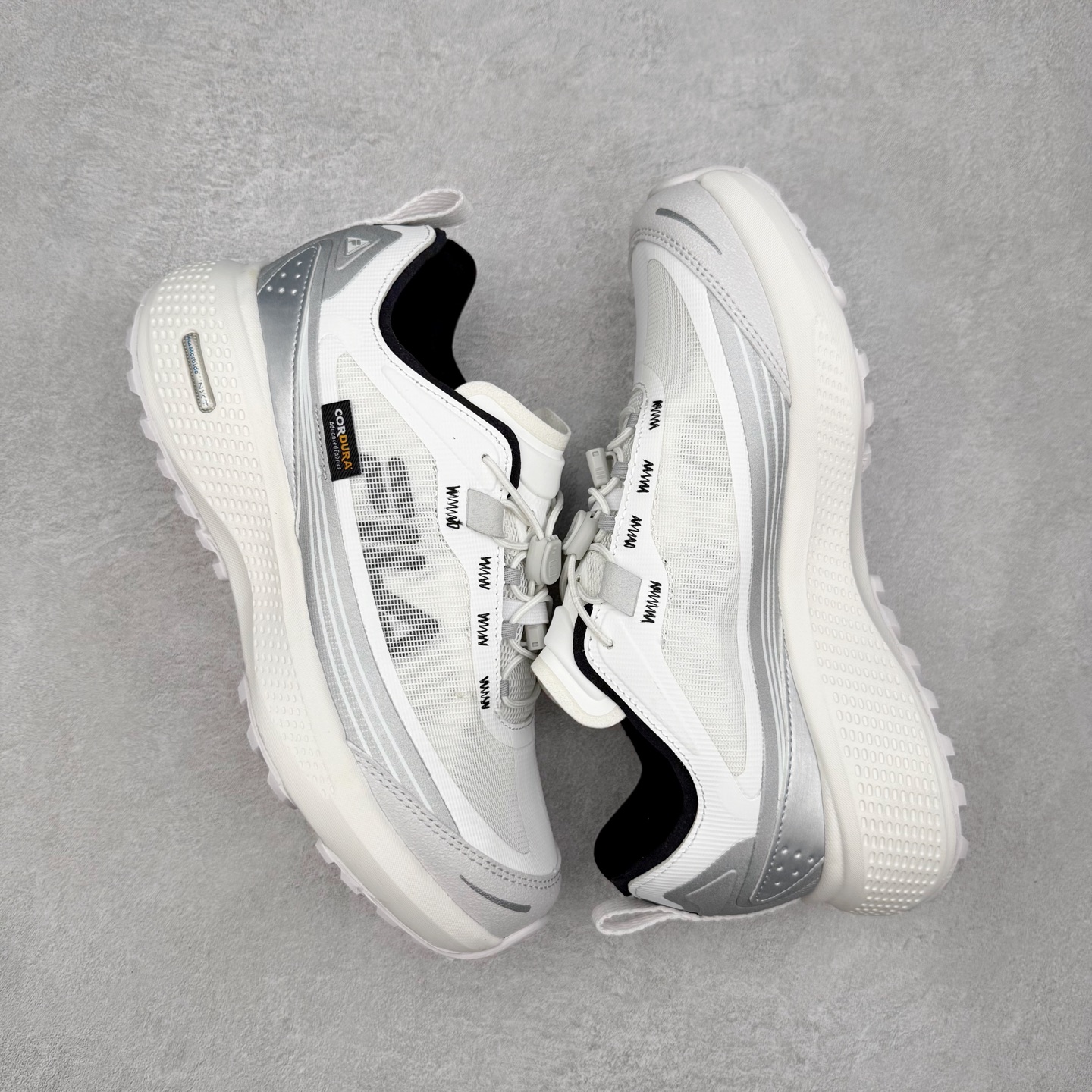 图片[3]-FILA斐乐 NUVOLE 3 ATR 柔云3 舒适休闲运动简约减震耐磨透气低帮户外功能鞋 FUSION 系列传承了 FILA 的百年基因，融入年轻运动及潮流文化，成为引领变革、创新突破的一代。以“1+N” 的跨界合作模式重现经典的同时创造经典。带来最出其不意的跨界合作惊喜。同时，FILAFUSION把FILA 的 DNA 融入到定制体验里，你可以随心制造厲于你的产品。FILA FUSION 的鞋家族涵盖了老爹鞋、跑步鞋、网球鞋、季节款。风格复古新潮，满足了时尚人士出行及各类运动的搭配需求，成为当下年轻人筷拥的鞋类品牌之一。FILA FUSION 走进年轻人的世界，通过年轻人运动，街舞，滑板，篮球，展现 FILA FUSION 的潮流态度和年轻文化。FILA FUSION 认为末来属于引领变革、创新突破的年轻一代，让我们一起构成 FILA 未来的蓝图吧！尺码：35.5 36 36.5 37.5 38 38.5 39 40 40.5 41 42 42.5 43 44 44.5 45-选品中心