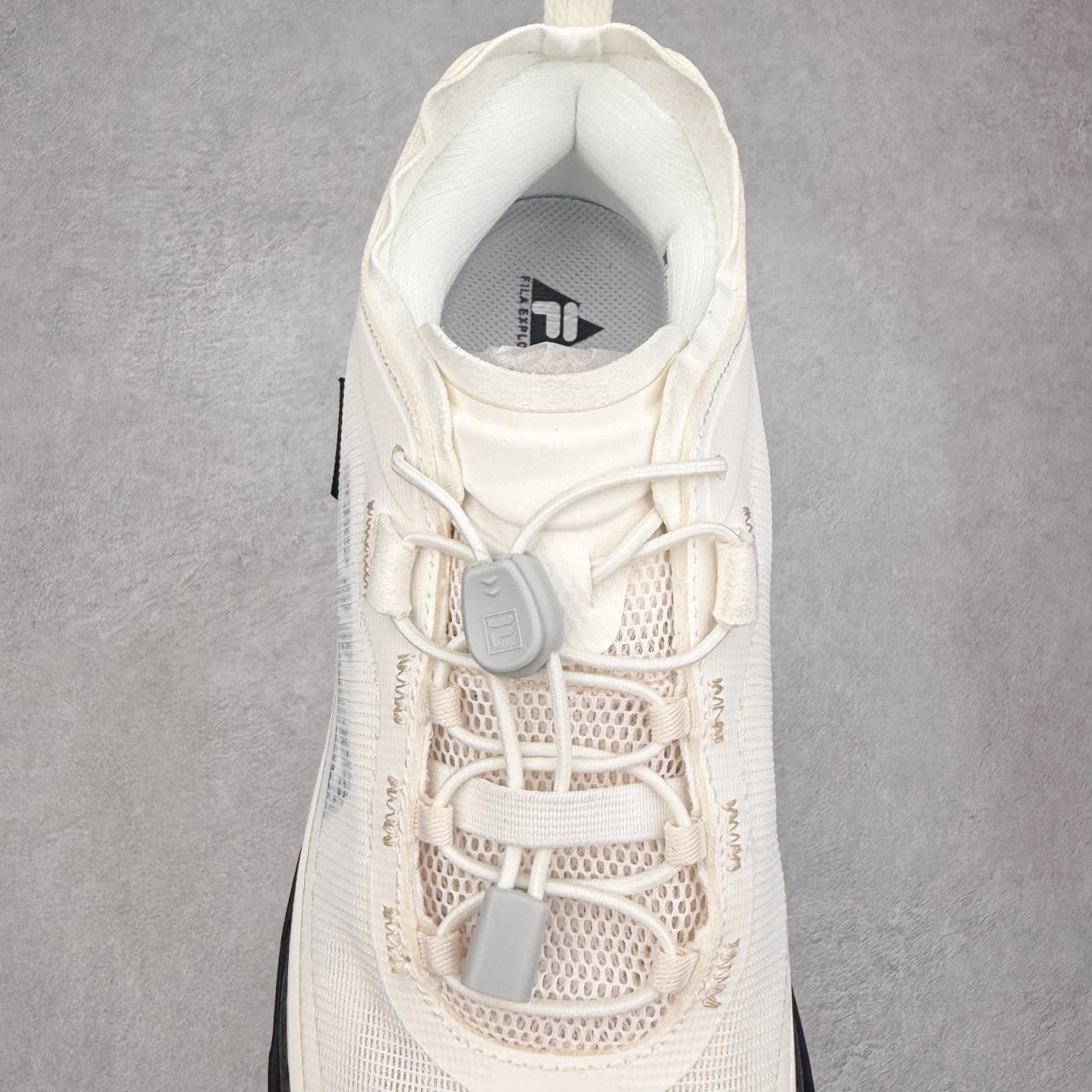 图片[5]-FILA斐乐 NUVOLE 3 ATR 柔云3 舒适休闲运动简约减震耐磨透气低帮户外功能鞋 FUSION 系列传承了 FILA 的百年基因，融入年轻运动及潮流文化，成为引领变革、创新突破的一代。以“1+N” 的跨界合作模式重现经典的同时创造经典。带来最出其不意的跨界合作惊喜。同时，FILAFUSION把FILA 的 DNA 融入到定制体验里，你可以随心制造厲于你的产品。FILA FUSION 的鞋家族涵盖了老爹鞋、跑步鞋、网球鞋、季节款。风格复古新潮，满足了时尚人士出行及各类运动的搭配需求，成为当下年轻人筷拥的鞋类品牌之一。FILA FUSION 走进年轻人的世界，通过年轻人运动，街舞，滑板，篮球，展现 FILA FUSION 的潮流态度和年轻文化。FILA FUSION 认为末来属于引领变革、创新突破的年轻一代，让我们一起构成 FILA 未来的蓝图吧！尺码：35.5 36 36.5 37.5 38 38.5 39 40 40.5 41 42 42.5 43 44 44.5 45-选品中心