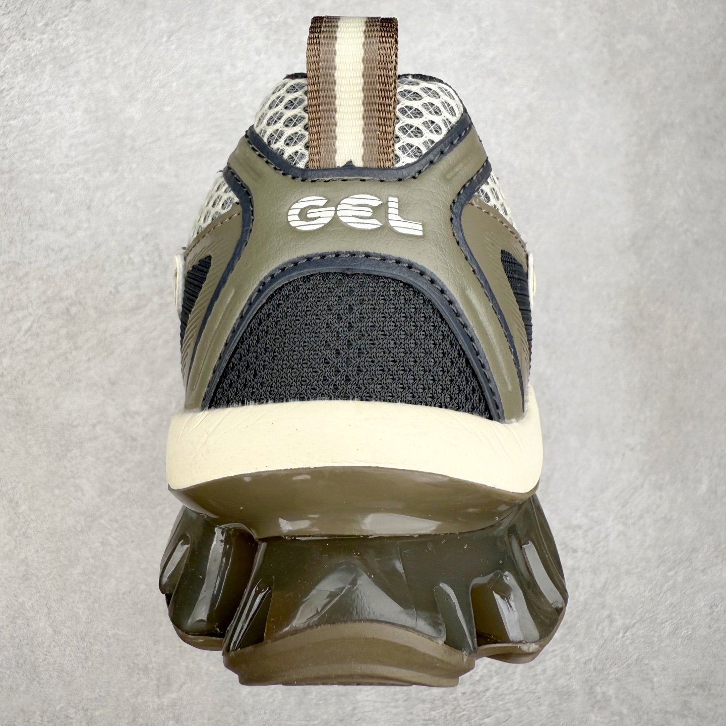 图片[8]-ASICS Gel-Quantum Kinetic 亚瑟士量子动能系列轻量全掌硅胶缓震休闲运动跑步鞋 ASICS以其独特匠心与科技魅力持续在运动鞋领域掀起新风尚今春二月GEL-Quantum Kinetic系列再度破茧而出携两款全新配色震撼回归倾力演绎运动潮流的无限可能 凝聚了卓越的科技创新与深厚的设计底蕴搭载先进的GEL缓震科技将每一次冲击力转化为平稳推进的动力为你提供前所未有的舒适体验与卓越的缓震保护性能 巧妙融合时尚元素与运动美学无论在街头还是赛道诠释不同情感与态度彰显独一无二的时尚运动风格尺码：36 37 37.5 38 39 39.5 40 40.5 41.5 42 42.5 43.5 44 44.5 45-选品中心