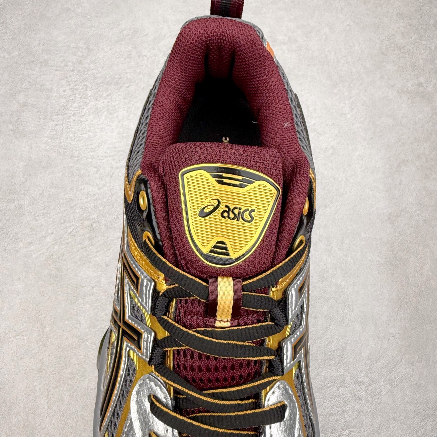 图片[5]-ASICS Gel-Quantum Kinetic 亚瑟士量子动能系列轻量全掌硅胶缓震休闲运动跑步鞋 ASICS以其独特匠心与科技魅力持续在运动鞋领域掀起新风尚今春二月GEL-Quantum Kinetic系列再度破茧而出携两款全新配色震撼回归倾力演绎运动潮流的无限可能 凝聚了卓越的科技创新与深厚的设计底蕴搭载先进的GEL缓震科技将每一次冲击力转化为平稳推进的动力为你提供前所未有的舒适体验与卓越的缓震保护性能 巧妙融合时尚元素与运动美学无论在街头还是赛道诠释不同情感与态度彰显独一无二的时尚运动风格尺码：36 37 37.5 38 39 39.5 40 40.5 41.5 42 42.5 43.5 44 44.5 45-选品中心