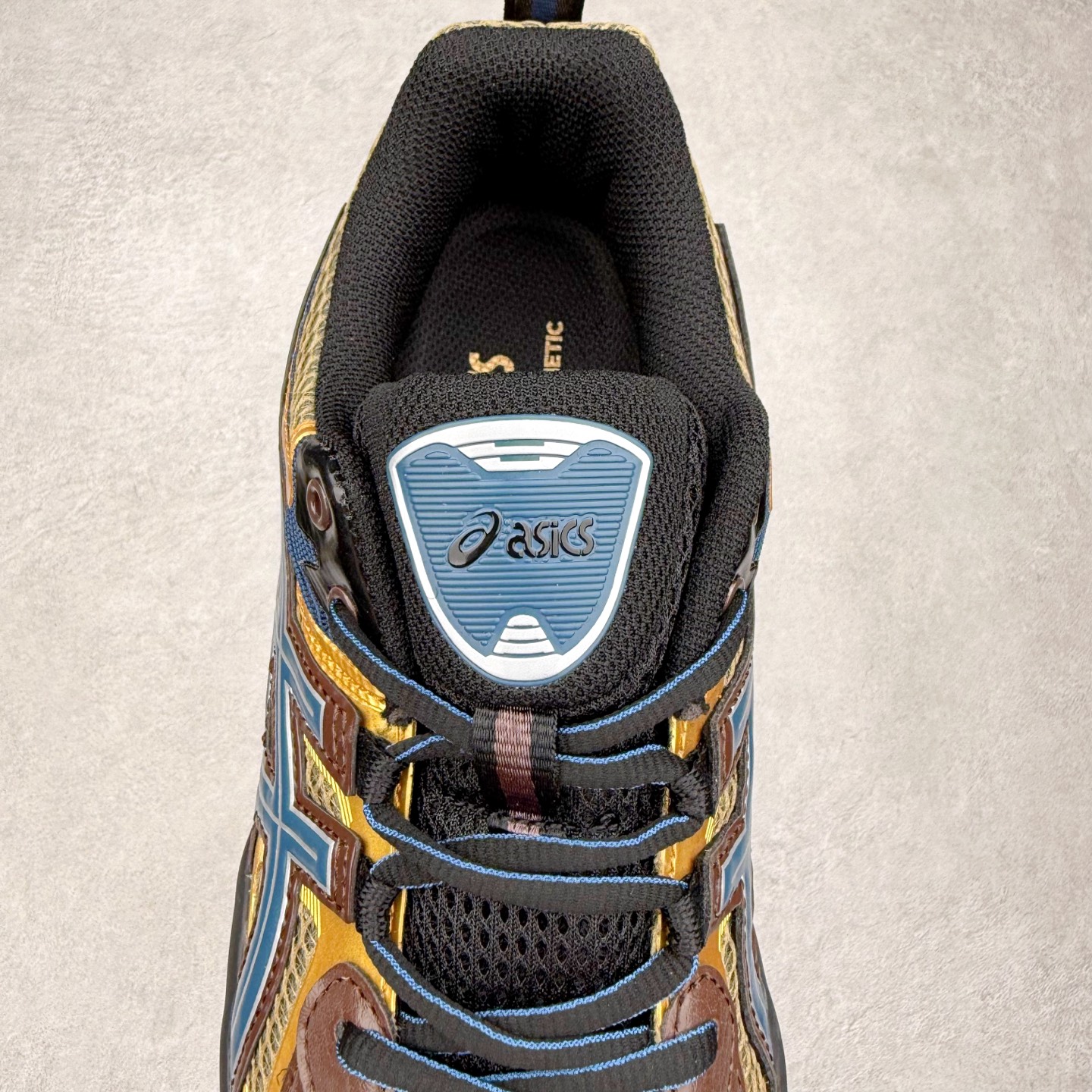 图片[5]-ASICS Gel-Quantum Kinetic 亚瑟士量子动能系列轻量全掌硅胶缓震休闲运动跑步鞋 ASICS以其独特匠心与科技魅力持续在运动鞋领域掀起新风尚今春二月GEL-Quantum Kinetic系列再度破茧而出携两款全新配色震撼回归倾力演绎运动潮流的无限可能 凝聚了卓越的科技创新与深厚的设计底蕴搭载先进的GEL缓震科技将每一次冲击力转化为平稳推进的动力为你提供前所未有的舒适体验与卓越的缓震保护性能 巧妙融合时尚元素与运动美学无论在街头还是赛道诠释不同情感与态度彰显独一无二的时尚运动风格尺码：36 37 37.5 38 39 39.5 40 40.5 41.5 42 42.5 43.5 44 44.5 45-选品中心