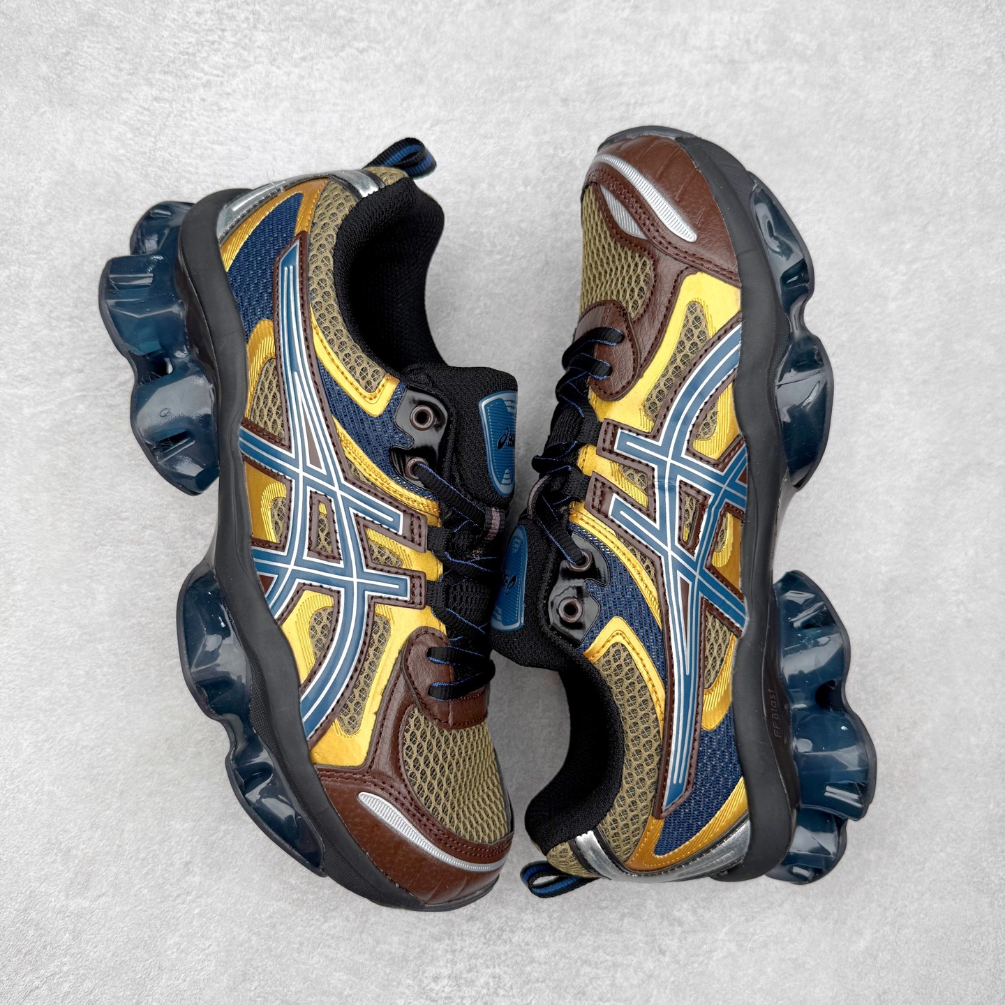 图片[3]-ASICS Gel-Quantum Kinetic 亚瑟士量子动能系列轻量全掌硅胶缓震休闲运动跑步鞋 ASICS以其独特匠心与科技魅力持续在运动鞋领域掀起新风尚今春二月GEL-Quantum Kinetic系列再度破茧而出携两款全新配色震撼回归倾力演绎运动潮流的无限可能 凝聚了卓越的科技创新与深厚的设计底蕴搭载先进的GEL缓震科技将每一次冲击力转化为平稳推进的动力为你提供前所未有的舒适体验与卓越的缓震保护性能 巧妙融合时尚元素与运动美学无论在街头还是赛道诠释不同情感与态度彰显独一无二的时尚运动风格尺码：36 37 37.5 38 39 39.5 40 40.5 41.5 42 42.5 43.5 44 44.5 45-选品中心