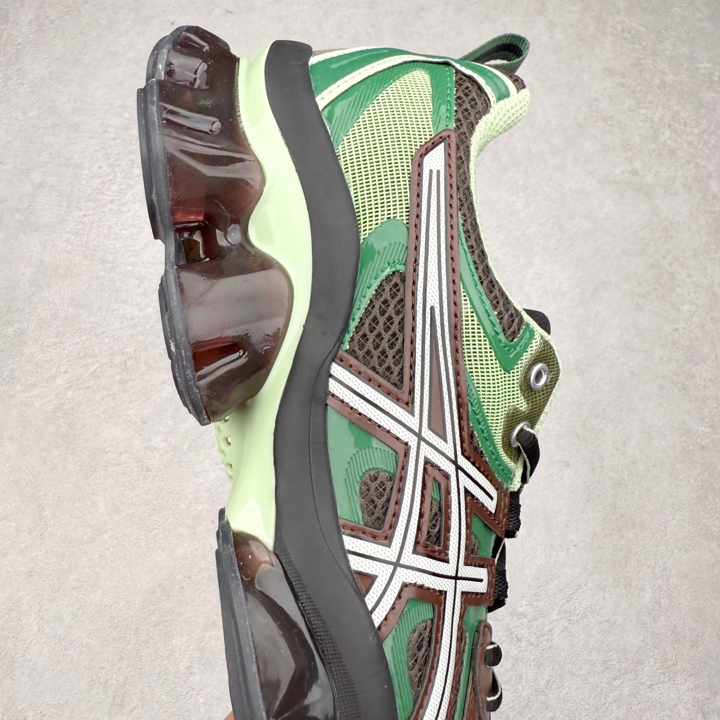 图片[6]-ASICS Gel-Quantum Kinetic 亚瑟士量子动能系列轻量全掌硅胶缓震休闲运动跑步鞋 ASICS以其独特匠心与科技魅力持续在运动鞋领域掀起新风尚今春二月GEL-Quantum Kinetic系列再度破茧而出携两款全新配色震撼回归倾力演绎运动潮流的无限可能 凝聚了卓越的科技创新与深厚的设计底蕴搭载先进的GEL缓震科技将每一次冲击力转化为平稳推进的动力为你提供前所未有的舒适体验与卓越的缓震保护性能 巧妙融合时尚元素与运动美学无论在街头还是赛道诠释不同情感与态度彰显独一无二的时尚运动风格尺码：36 37 37.5 38 39 39.5 40 40.5 41.5 42 42.5 43.5 44 44.5 45-选品中心