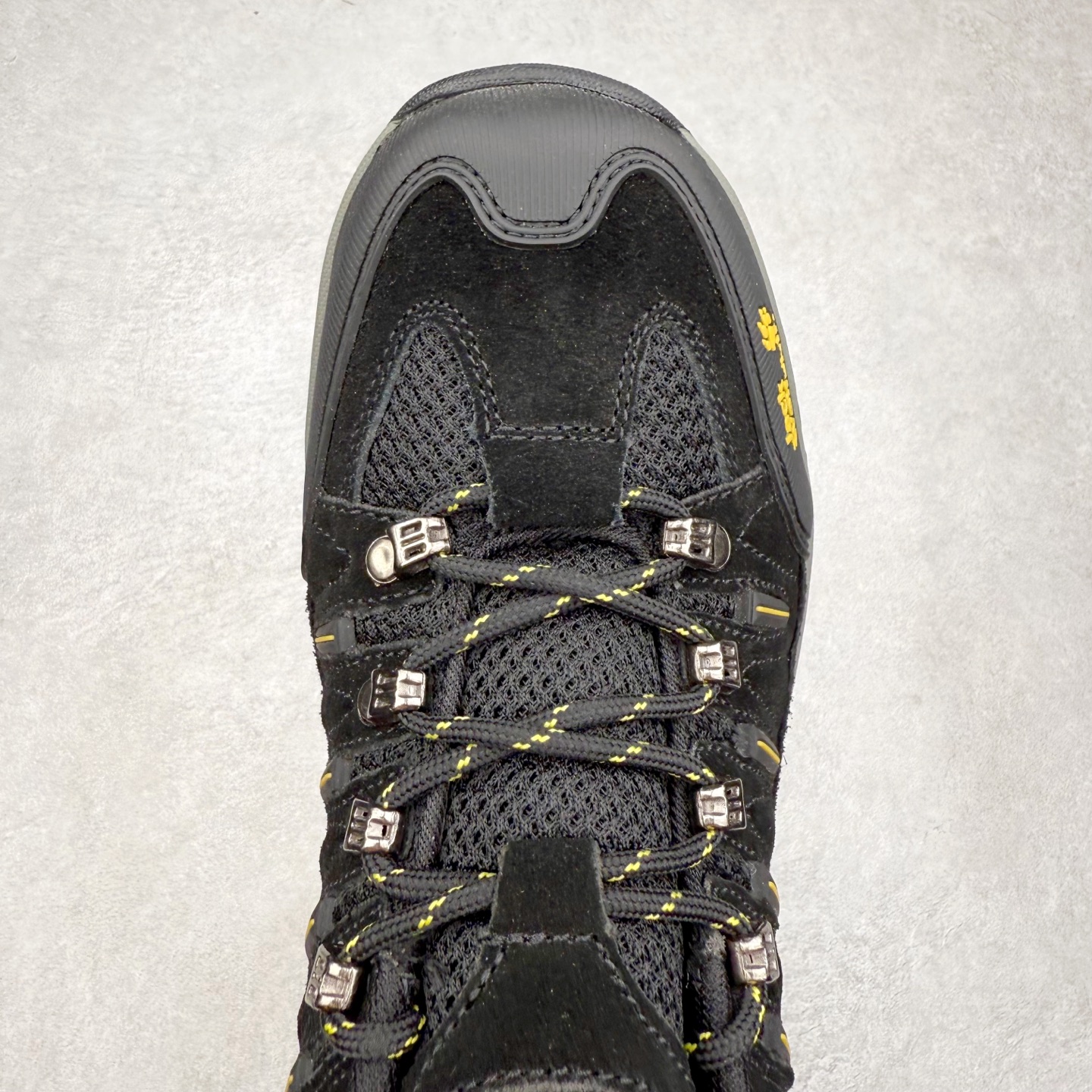 图片[4]-狼爪Jack Wolfskin户外运动休闲登山鞋越野徒步鞋 广东大厂品质 面料采用进口磨砂牛皮 鞋底采用Vibram黄金大底 专门为鞋底设计的橡胶以出色的耐磨性 良好的防滑性或得不少户外运动爱好者的喜欢 尺码：39 40 41 42 43 44 45（运动鞋码）-选品中心