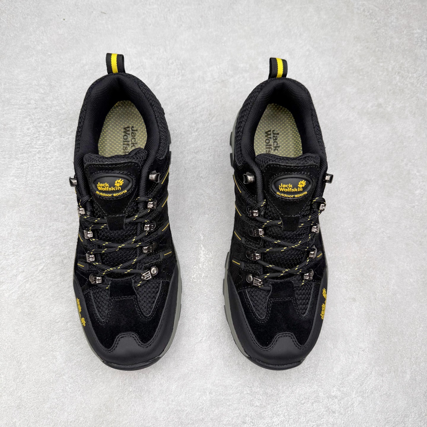 图片[2]-狼爪Jack Wolfskin户外运动休闲登山鞋越野徒步鞋 广东大厂品质 面料采用进口磨砂牛皮 鞋底采用Vibram黄金大底 专门为鞋底设计的橡胶以出色的耐磨性 良好的防滑性或得不少户外运动爱好者的喜欢 尺码：39 40 41 42 43 44 45（运动鞋码）-选品中心