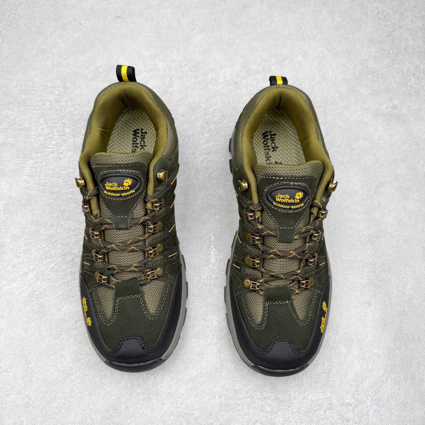 图片[2]-狼爪Jack Wolfskin户外运动休闲登山鞋越野徒步鞋 广东大厂品质 面料采用进口磨砂牛皮 鞋底采用Vibram黄金大底 专门为鞋底设计的橡胶以出色的耐磨性 良好的防滑性或得不少户外运动爱好者的喜欢 尺码：39 40 41 42 43 44 45（运动鞋码）-选品中心