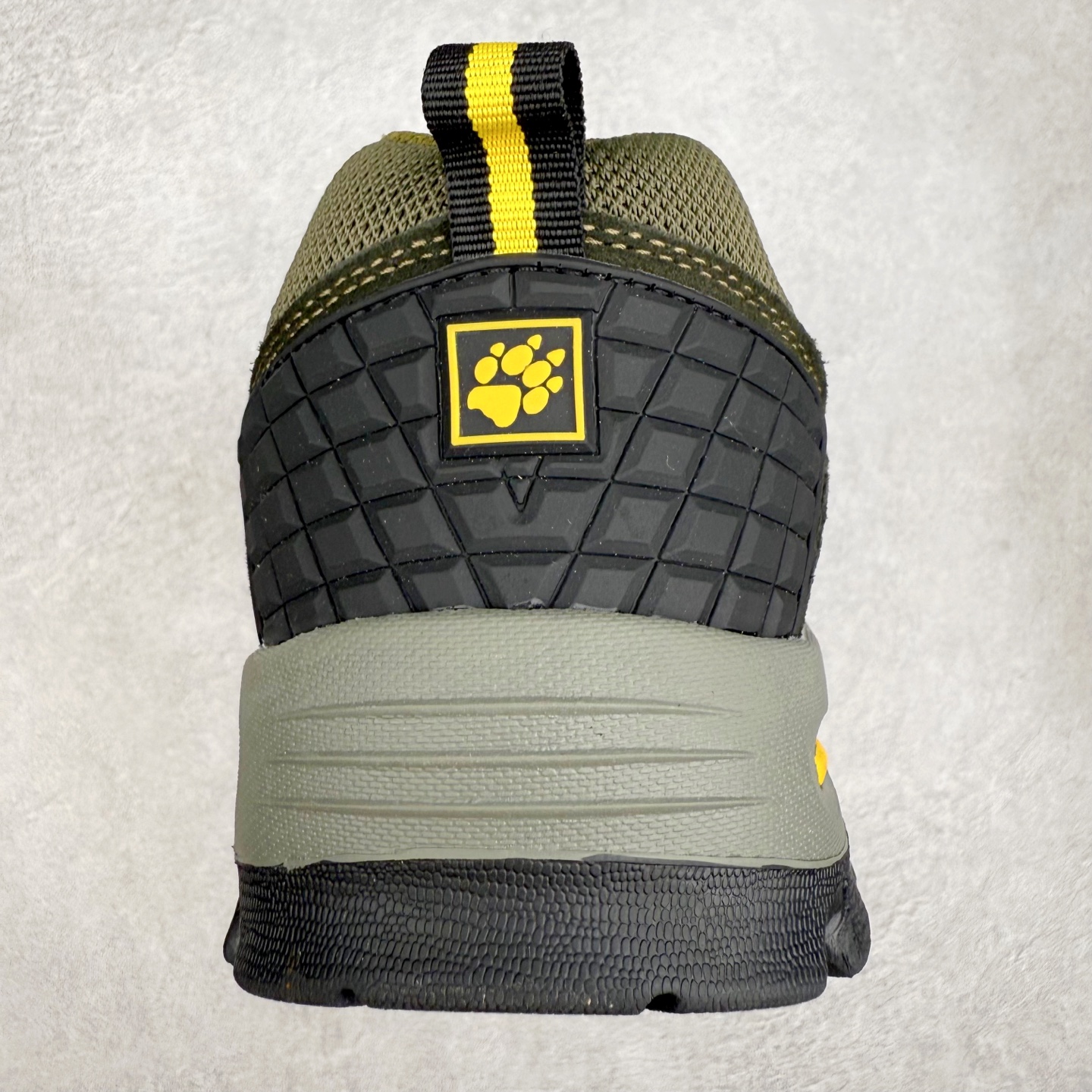 图片[8]-狼爪Jack Wolfskin户外运动休闲登山鞋越野徒步鞋 广东大厂品质 面料采用进口磨砂牛皮 鞋底采用Vibram黄金大底 专门为鞋底设计的橡胶以出色的耐磨性 良好的防滑性或得不少户外运动爱好者的喜欢 尺码：39 40 41 42 43 44 45（运动鞋码）-选品中心