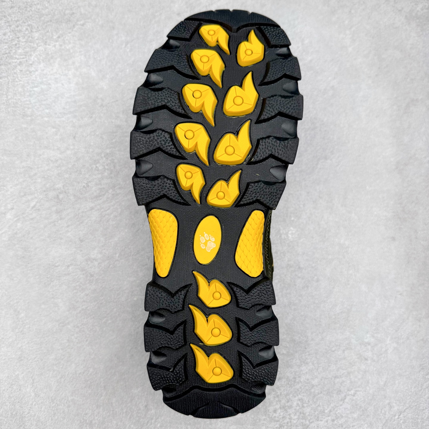 图片[9]-狼爪Jack Wolfskin户外运动休闲登山鞋越野徒步鞋 广东大厂品质 面料采用进口磨砂牛皮 鞋底采用Vibram黄金大底 专门为鞋底设计的橡胶以出色的耐磨性 良好的防滑性或得不少户外运动爱好者的喜欢 尺码：39 40 41 42 43 44 45（运动鞋码）-选品中心