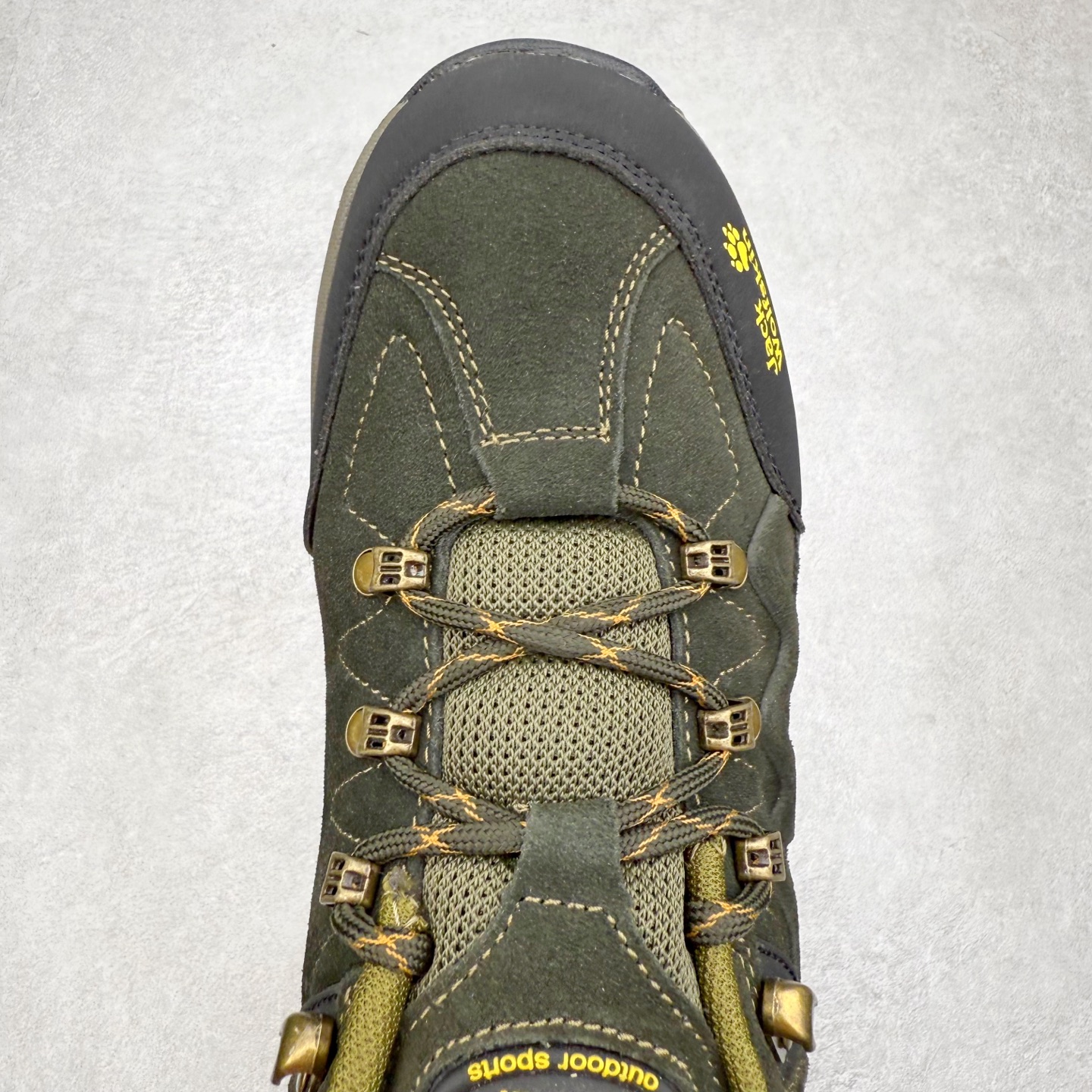 图片[4]-狼爪Jack Wolfskin户外运动休闲登山鞋越野徒步鞋 广东大厂品质 面料采用进口磨砂牛皮 鞋底采用Vibram黄金大底 专门为鞋底设计的橡胶以出色的耐磨性 良好的防滑性或得不少户外运动爱好者的喜欢 尺码：39 40 41 42 43 44 45（运动鞋码）-选品中心