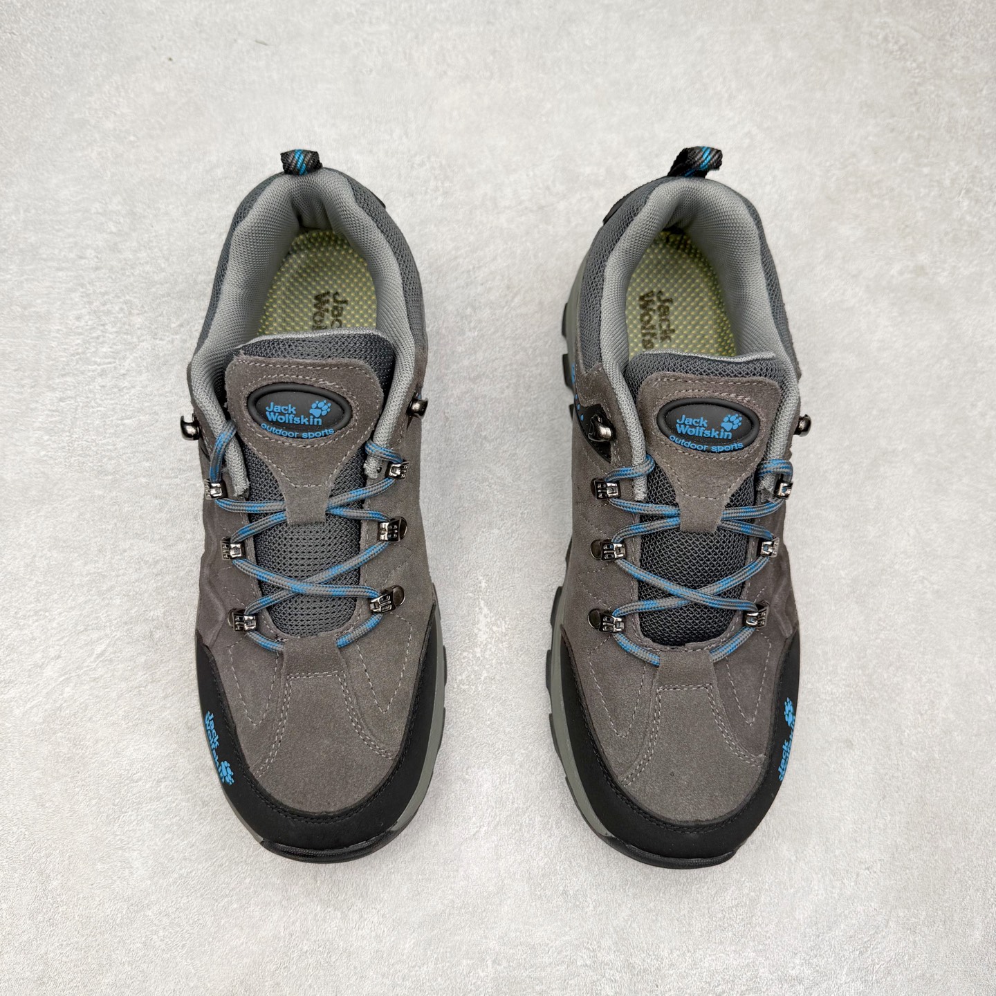 图片[2]-狼爪Jack Wolfskin户外运动休闲登山鞋越野徒步鞋 广东大厂品质 面料采用进口磨砂牛皮 鞋底采用Vibram黄金大底 专门为鞋底设计的橡胶以出色的耐磨性 良好的防滑性或得不少户外运动爱好者的喜欢 尺码：39 40 41 42 43 44 45（运动鞋码）-选品中心