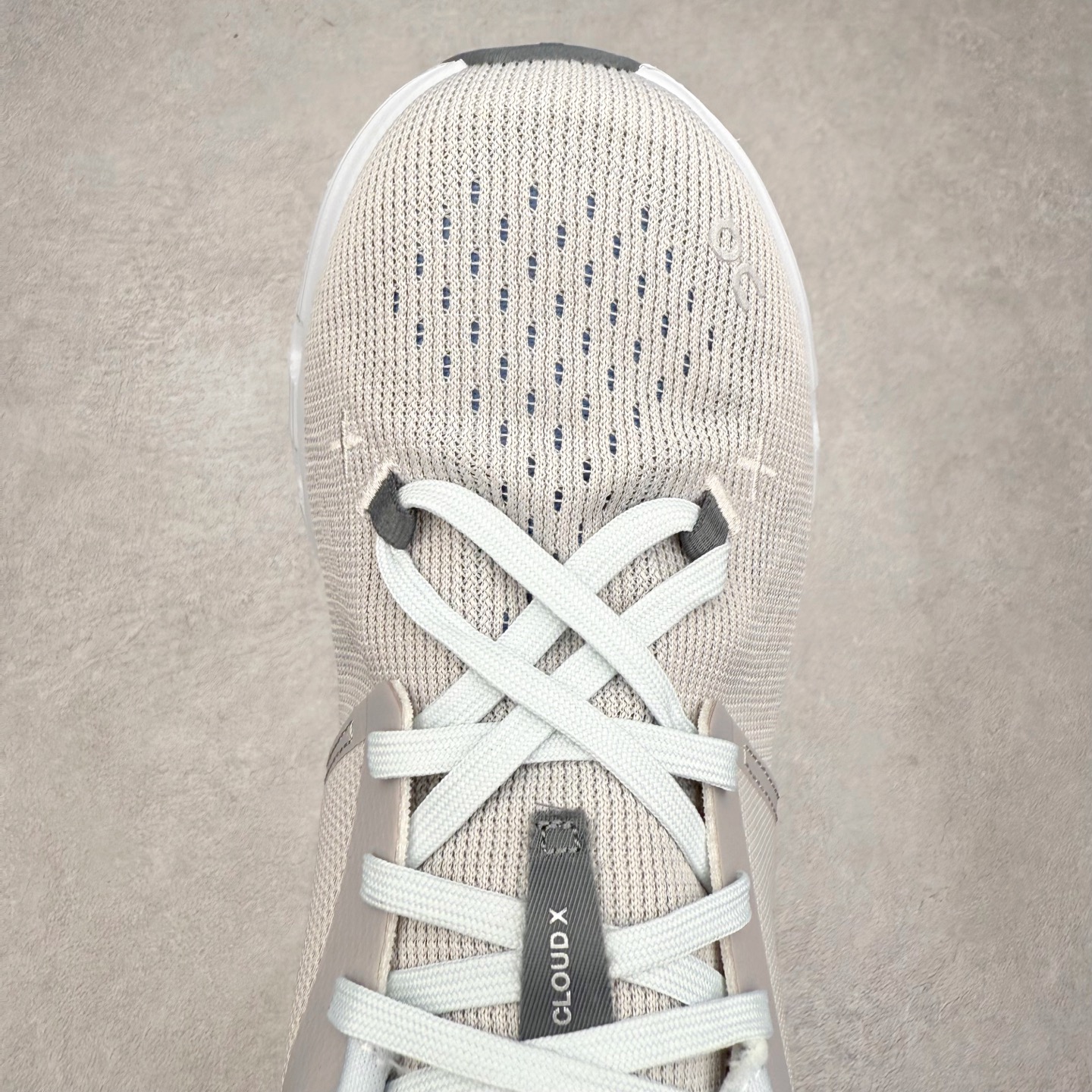 图片[4]-On昂跑 Cloud X 1 舒适百搭低帮碳板休闲跑步鞋 此运动品牌 开创于2010年 缓震着陆、强效回弹、轻柔质感的设计构思始终是ON研制关键 与此同时基于“为全球提供革新性的跑步感受”信念 陆续推出了多款跑鞋及其以专业运动人体跑步工程学为设计关键的功能性跑步服饰设备 让跑者不费力气地畅快畅跑 尺码：36 36.5 37.5 38 38.5 39 40 40.5 41 42 42.5 43 44 44.5 45-选品中心