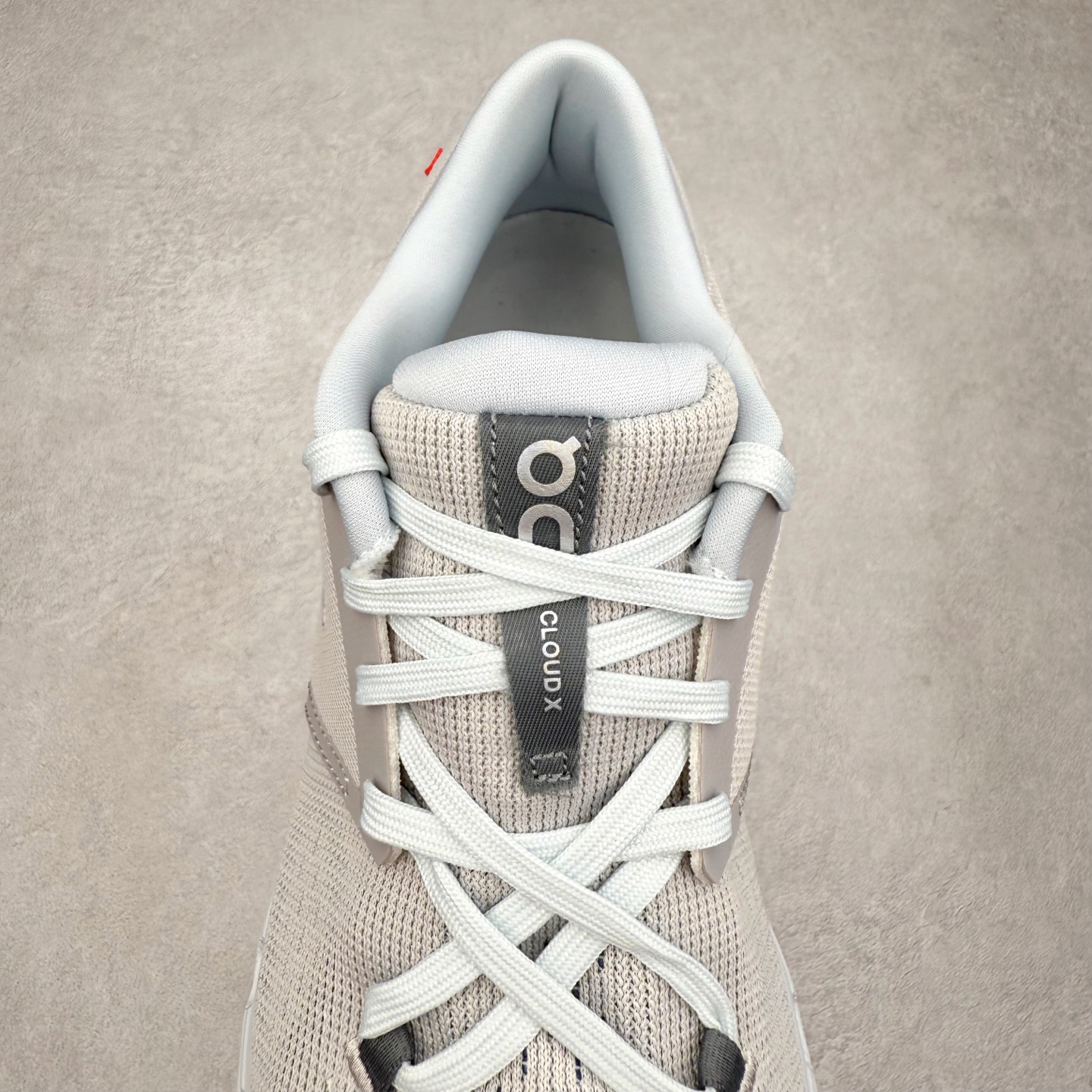 图片[5]-On昂跑 Cloud X 1 舒适百搭低帮碳板休闲跑步鞋 此运动品牌 开创于2010年 缓震着陆、强效回弹、轻柔质感的设计构思始终是ON研制关键 与此同时基于“为全球提供革新性的跑步感受”信念 陆续推出了多款跑鞋及其以专业运动人体跑步工程学为设计关键的功能性跑步服饰设备 让跑者不费力气地畅快畅跑 尺码：36 36.5 37.5 38 38.5 39 40 40.5 41 42 42.5 43 44 44.5 45-选品中心