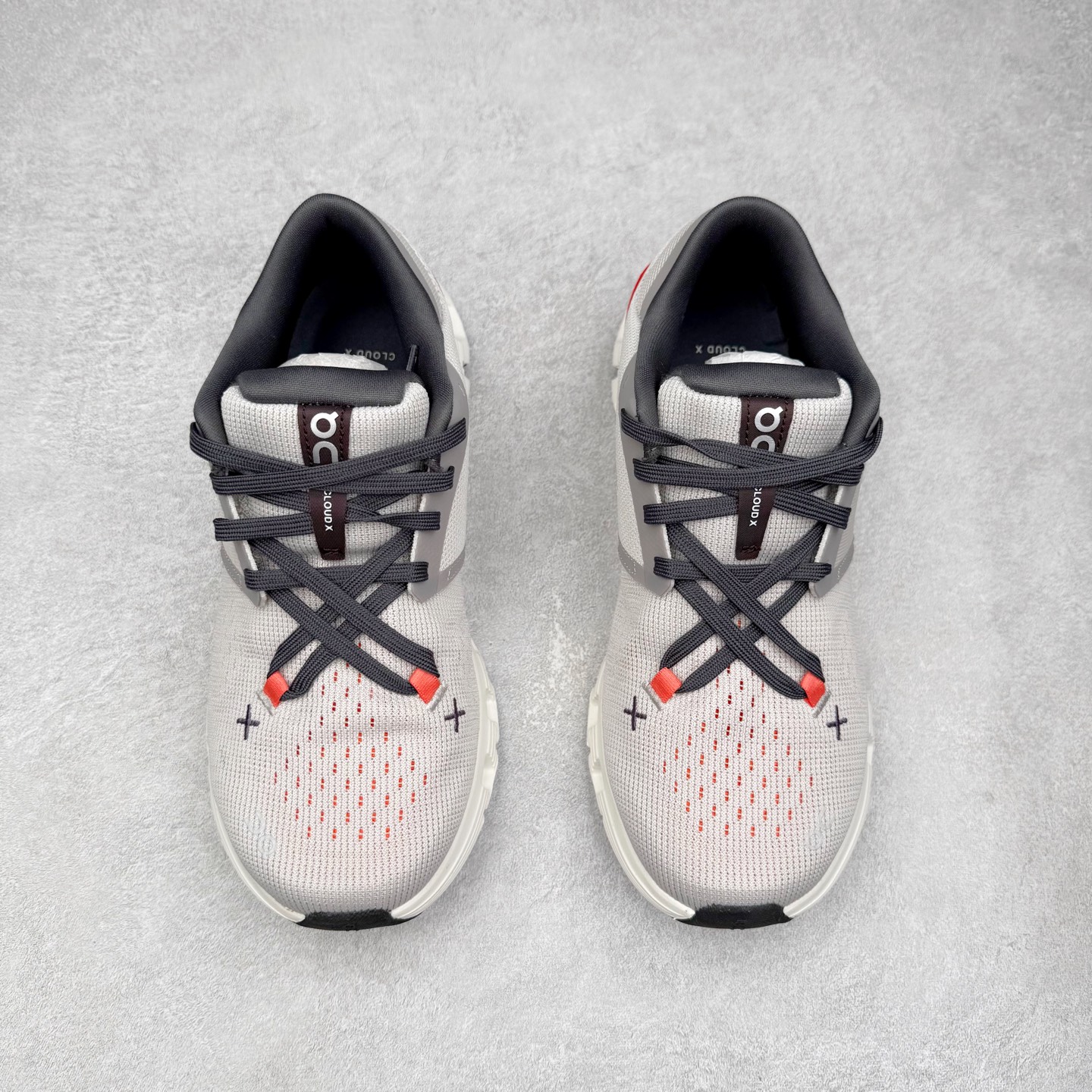 图片[2]-On昂跑 Cloud X 1 舒适百搭低帮碳板休闲跑步鞋 此运动品牌 开创于2010年 缓震着陆、强效回弹、轻柔质感的设计构思始终是ON研制关键 与此同时基于“为全球提供革新性的跑步感受”信念 陆续推出了多款跑鞋及其以专业运动人体跑步工程学为设计关键的功能性跑步服饰设备 让跑者不费力气地畅快畅跑 尺码：36 36.5 37.5 38 38.5 39 40 40.5 41 42 42.5 43 44 44.5 45-选品中心