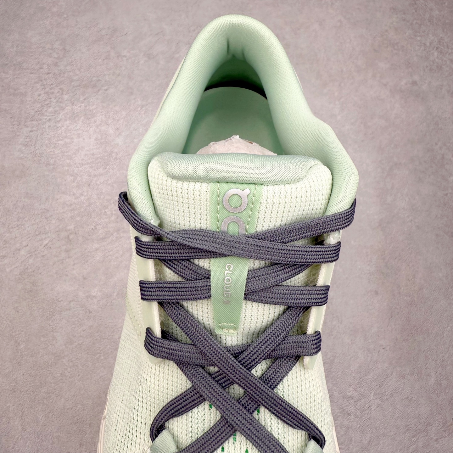 图片[5]-On昂跑 Cloud X 1 舒适百搭低帮碳板休闲跑步鞋 此运动品牌 开创于2010年 缓震着陆、强效回弹、轻柔质感的设计构思始终是ON研制关键 与此同时基于“为全球提供革新性的跑步感受”信念 陆续推出了多款跑鞋及其以专业运动人体跑步工程学为设计关键的功能性跑步服饰设备 让跑者不费力气地畅快畅跑 尺码：36 36.5 37.5 38 38.5 39 40 40.5 41 42 42.5 43 44 44.5 45-选品中心