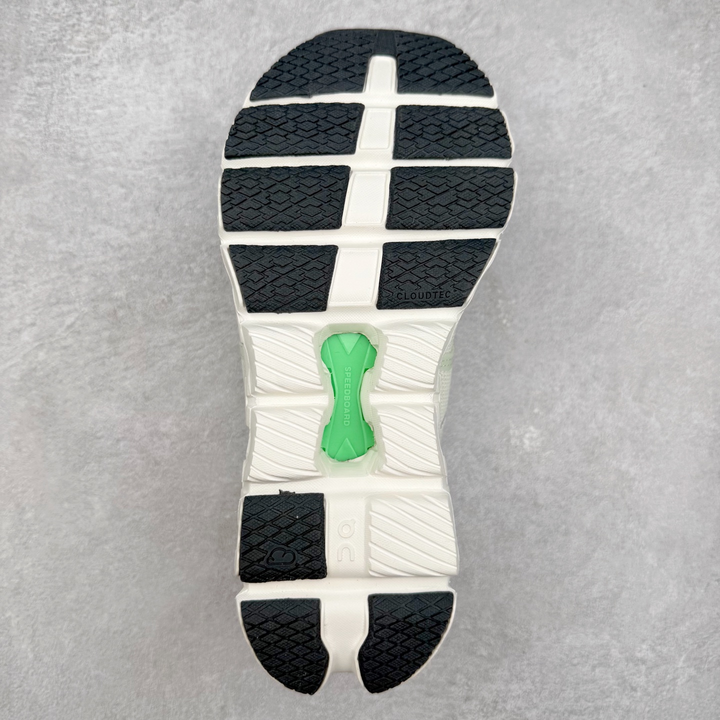 图片[9]-On昂跑 Cloud X 1 舒适百搭低帮碳板休闲跑步鞋 此运动品牌 开创于2010年 缓震着陆、强效回弹、轻柔质感的设计构思始终是ON研制关键 与此同时基于“为全球提供革新性的跑步感受”信念 陆续推出了多款跑鞋及其以专业运动人体跑步工程学为设计关键的功能性跑步服饰设备 让跑者不费力气地畅快畅跑 尺码：36 36.5 37.5 38 38.5 39 40 40.5 41 42 42.5 43 44 44.5 45-选品中心