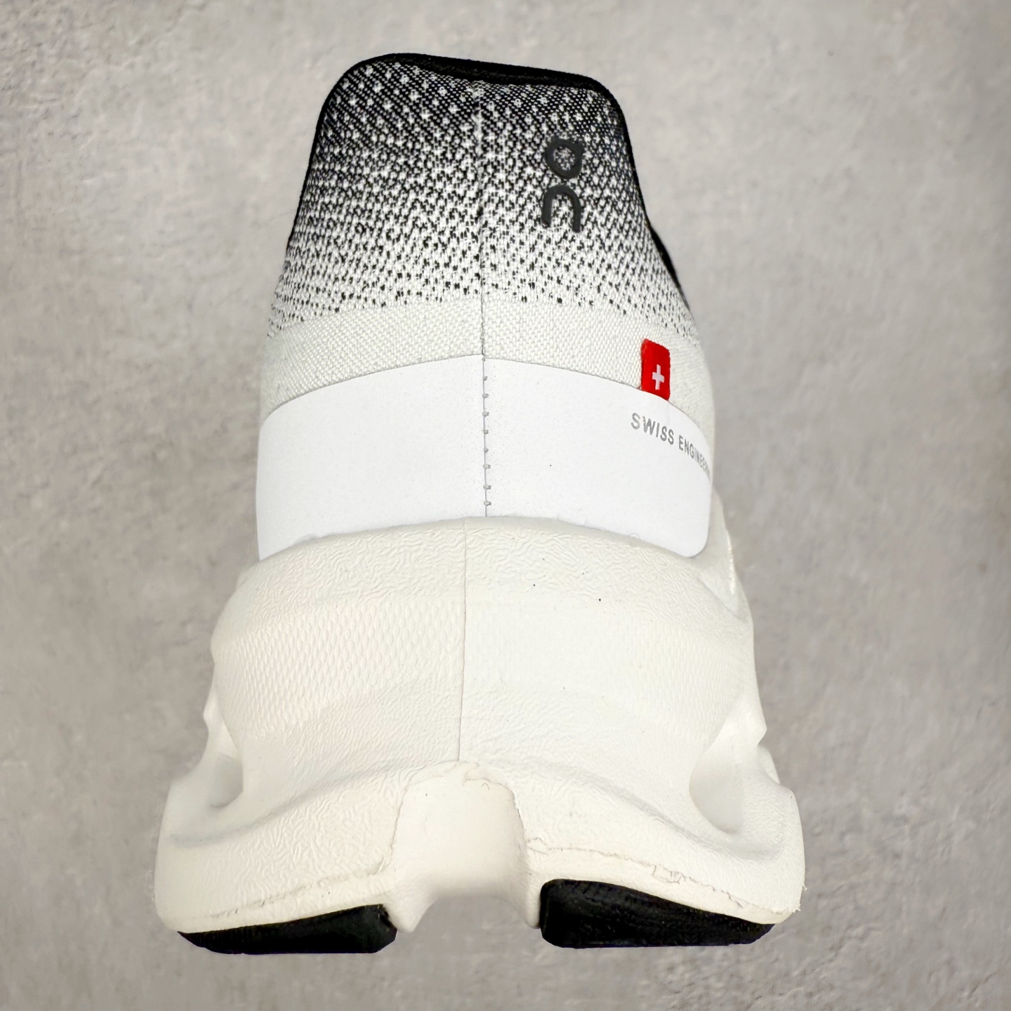 图片[8]-On昂跑 Cloudtilt 圆头系带减震耐磨低帮生活休闲鞋 此运动品牌 开创于2010年 缓震着陆、强效回弹、轻柔质感的设计构思始终是ON研制关键 与此同时基于“为全球提供革新性的跑步感受”信念 陆续推出了多款跑鞋及其以专业运动人体跑步工程学为设计关键的功能性跑步服饰设备 让跑者不费力气地畅快畅跑 尺码：36 36.5 37.5 38 38.5 39 40 40.5 41 42 42.5 43 44 44.5 45-选品中心