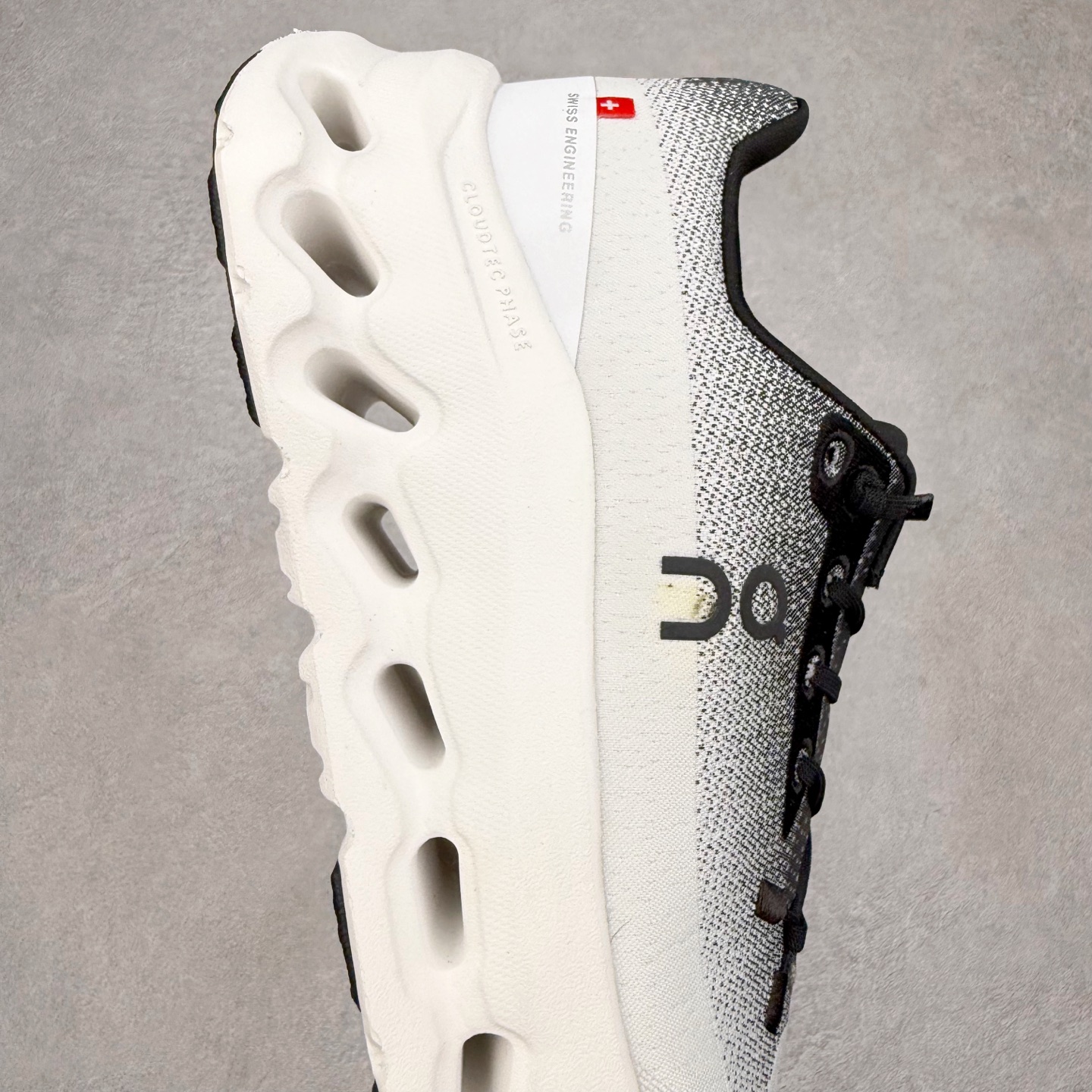 图片[6]-On昂跑 Cloudtilt 圆头系带减震耐磨低帮生活休闲鞋 此运动品牌 开创于2010年 缓震着陆、强效回弹、轻柔质感的设计构思始终是ON研制关键 与此同时基于“为全球提供革新性的跑步感受”信念 陆续推出了多款跑鞋及其以专业运动人体跑步工程学为设计关键的功能性跑步服饰设备 让跑者不费力气地畅快畅跑 尺码：36 36.5 37.5 38 38.5 39 40 40.5 41 42 42.5 43 44 44.5 45-选品中心