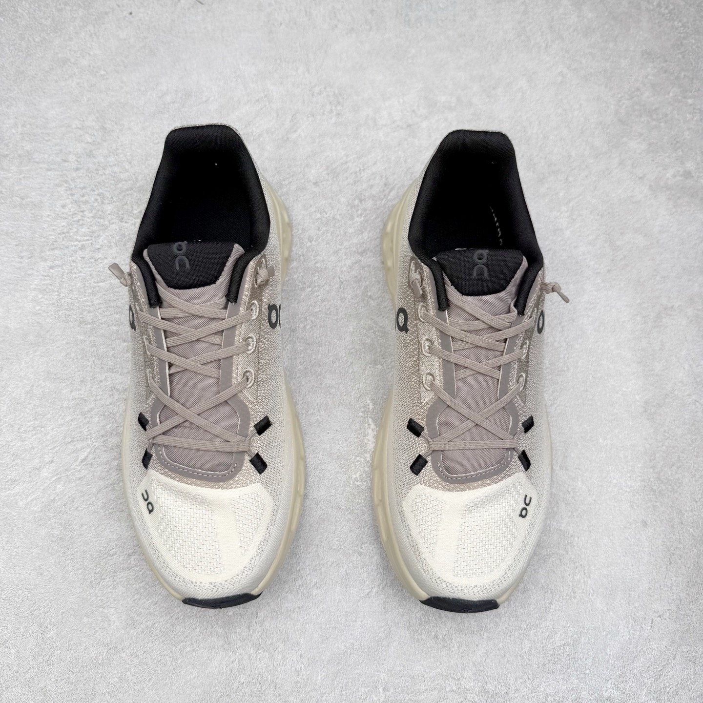 图片[2]-On昂跑 Cloudtilt 圆头系带减震耐磨低帮生活休闲鞋 此运动品牌 开创于2010年 缓震着陆、强效回弹、轻柔质感的设计构思始终是ON研制关键 与此同时基于“为全球提供革新性的跑步感受”信念 陆续推出了多款跑鞋及其以专业运动人体跑步工程学为设计关键的功能性跑步服饰设备 让跑者不费力气地畅快畅跑 尺码：36 36.5 37.5 38 38.5 39 40 40.5 41 42 42.5 43 44 44.5 45-选品中心