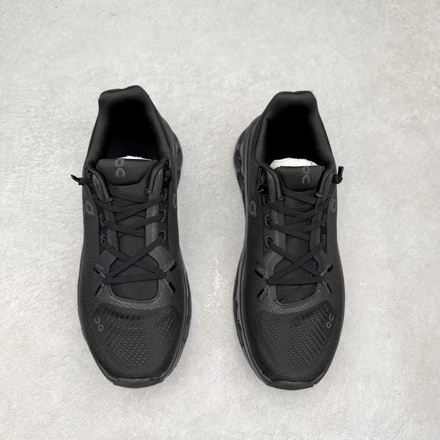 图片[2]-On昂跑 Cloudtilt 圆头系带减震耐磨低帮生活休闲鞋 此运动品牌 开创于2010年 缓震着陆、强效回弹、轻柔质感的设计构思始终是ON研制关键 与此同时基于“为全球提供革新性的跑步感受”信念 陆续推出了多款跑鞋及其以专业运动人体跑步工程学为设计关键的功能性跑步服饰设备 让跑者不费力气地畅快畅跑 尺码：36 36.5 37.5 38 38.5 39 40 40.5 41 42 42.5 43 44 44.5 45-选品中心