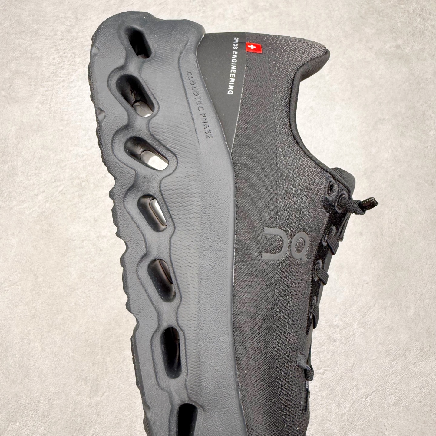 图片[6]-On昂跑 Cloudtilt 圆头系带减震耐磨低帮生活休闲鞋 此运动品牌 开创于2010年 缓震着陆、强效回弹、轻柔质感的设计构思始终是ON研制关键 与此同时基于“为全球提供革新性的跑步感受”信念 陆续推出了多款跑鞋及其以专业运动人体跑步工程学为设计关键的功能性跑步服饰设备 让跑者不费力气地畅快畅跑 尺码：36 36.5 37.5 38 38.5 39 40 40.5 41 42 42.5 43 44 44.5 45-选品中心