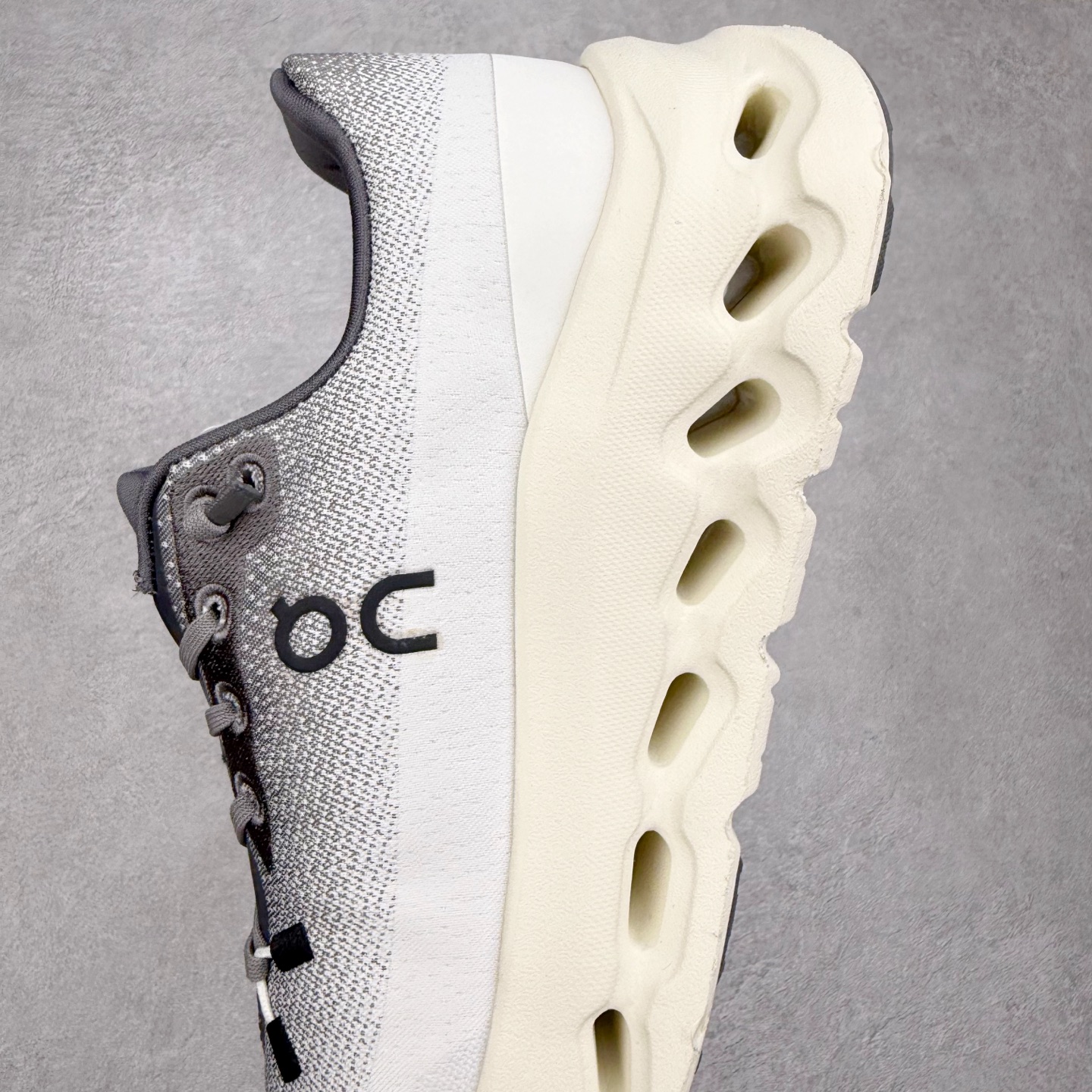 图片[7]-On昂跑 Cloudtilt 圆头系带减震耐磨低帮生活休闲鞋 此运动品牌 开创于2010年 缓震着陆、强效回弹、轻柔质感的设计构思始终是ON研制关键 与此同时基于“为全球提供革新性的跑步感受”信念 陆续推出了多款跑鞋及其以专业运动人体跑步工程学为设计关键的功能性跑步服饰设备 让跑者不费力气地畅快畅跑 尺码：36 36.5 37.5 38 38.5 39 40 40.5 41 42 42.5 43 44 44.5 45-选品中心