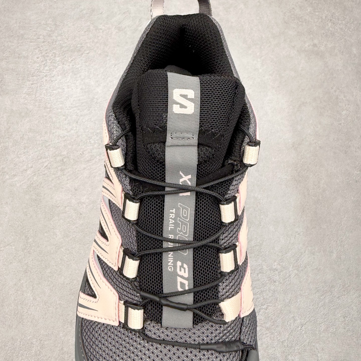 图片[5]-＃C版 SALOMON XA Pro 3D ADV 萨洛蒙潮流越野机能户外功能鞋 纯原外贸平台特供订单 耗时半年巨作 全套原纸板楦头开发 原厂特供网布配套加持 确保原汁原味 完美呈现版型 原档数据独家私模五层组合大底 原装Ortholite轻量化鞋垫 中底布带钢印编号 原厂TPU锁扣 进口港宝加持 后跟自然饱满 还原公司包裹性 鞋面采用SENSIFT贴合技术 全方位贴合包裹脚型 鞋跟部鞋底牵引设计 提供强大的抓地性能 更适应野外崎岖不平的道路 其3D ADVANCED CHASSIS底盘 材料轻量大化 钉齿设计更具稳定性 防护性 鞋底易磨损区运用CONTAGRIP高耐磨材料 应对城市硬质路面长距离跑考验 尺码：36 36.5 37.5 38 38.5 39 40 40.5 41 42 42.5 43 44 44.5 45-选品中心