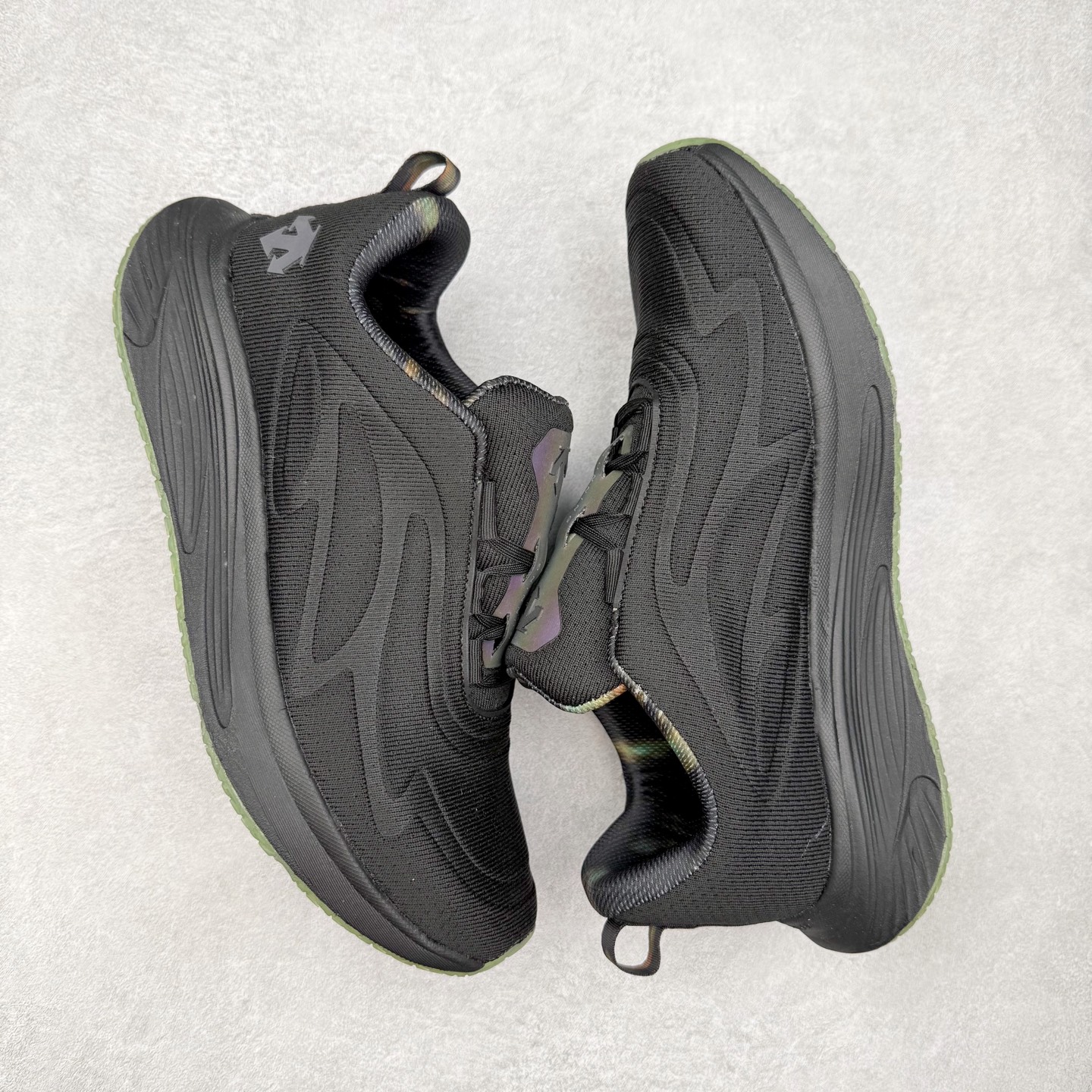 图片[3]-＃HP 迪桑特DESCENTE LAVITATE 2 舒适百搭防滑耐磨防水低帮休闲训练城市通勤跑步鞋 DESCENTE（迪桑特）创立于1935年，品牌名取自法语词汇，意为“滑降”。品牌箭头标识代表滑雪的三种技术“高速直线滑行”、“穿越”和“侧滑”，也寓意品牌在打造高端专业运动产品中不断追求完美的创新精神，致力于成为中国高端专业滑雪、综训、女子、铁人三项、高尔夫的第一品牌。尺码：39 40 40.5 41 42 42.5 43 44 44.5 45-选品中心