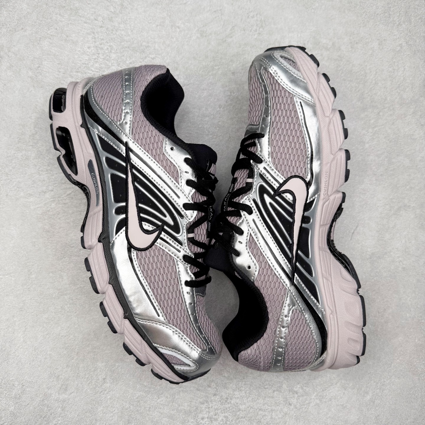 图片[3]-NK Air Max Moto 2K 舒适百搭耐磨 低帮跑步鞋 HQ2056-200 实拍调校N版已经零色差零失真 百分百还原实物色彩所见即所得 不存在货不对板色差等低级问题 选购参考实物拍摄 不混卖不参货 只用心做好货严格选品 承诺混一赔十 尺码：36 36.5 37.5 38 38.5 39 40 40.5 41 42 42.5 43 44 44.5 45-选品中心