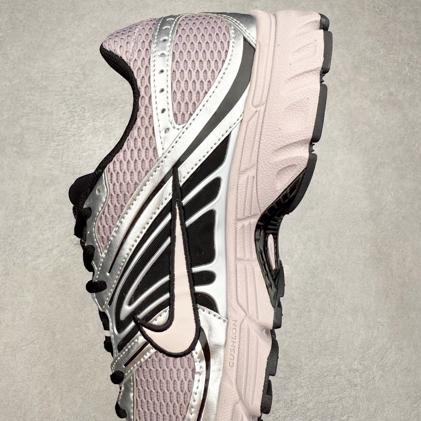 图片[7]-NK Air Max Moto 2K 舒适百搭耐磨 低帮跑步鞋 HQ2056-200 实拍调校N版已经零色差零失真 百分百还原实物色彩所见即所得 不存在货不对板色差等低级问题 选购参考实物拍摄 不混卖不参货 只用心做好货严格选品 承诺混一赔十 尺码：36 36.5 37.5 38 38.5 39 40 40.5 41 42 42.5 43 44 44.5 45-选品中心