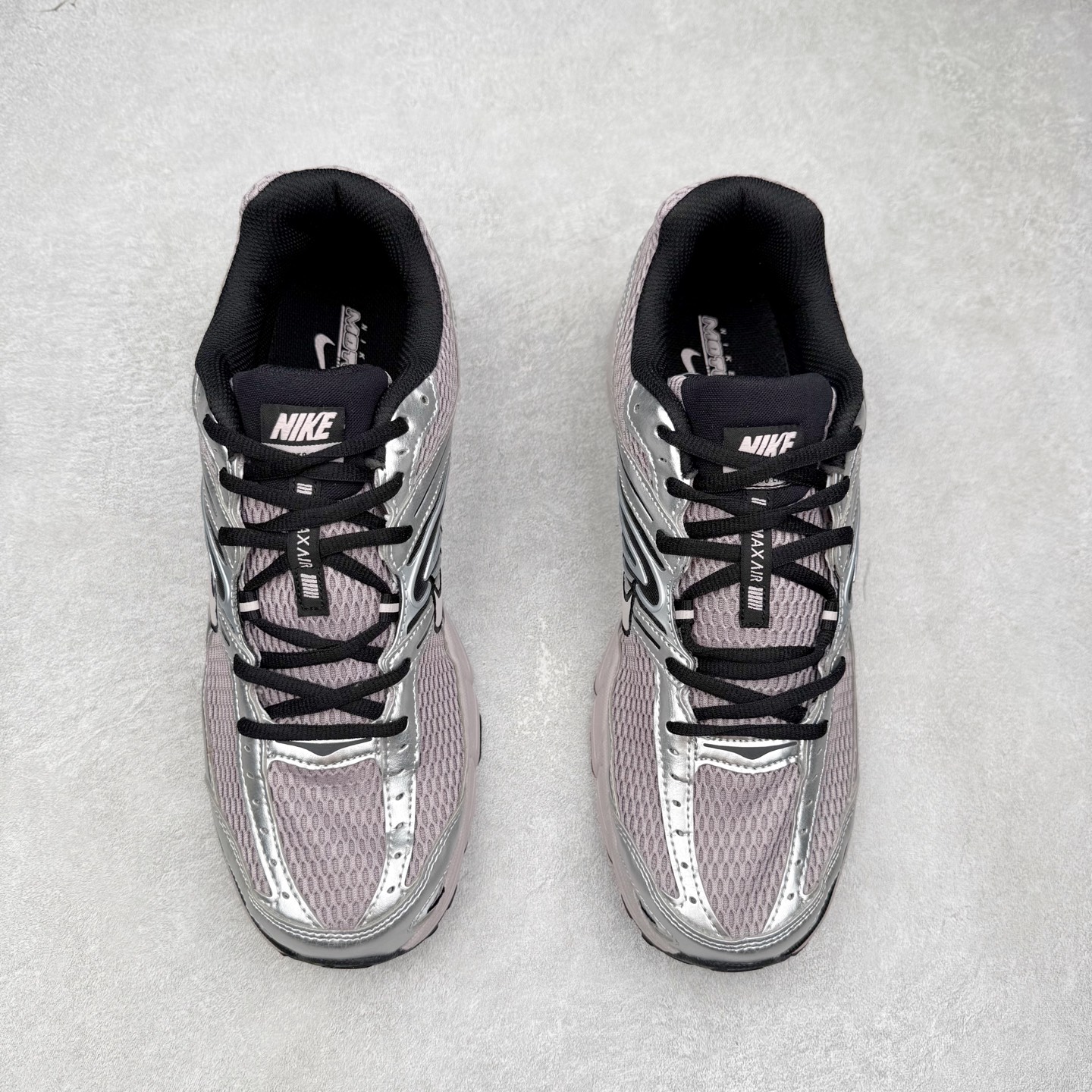 图片[2]-NK Air Max Moto 2K 舒适百搭耐磨 低帮跑步鞋 HQ2056-200 实拍调校N版已经零色差零失真 百分百还原实物色彩所见即所得 不存在货不对板色差等低级问题 选购参考实物拍摄 不混卖不参货 只用心做好货严格选品 承诺混一赔十 尺码：36 36.5 37.5 38 38.5 39 40 40.5 41 42 42.5 43 44 44.5 45-选品中心