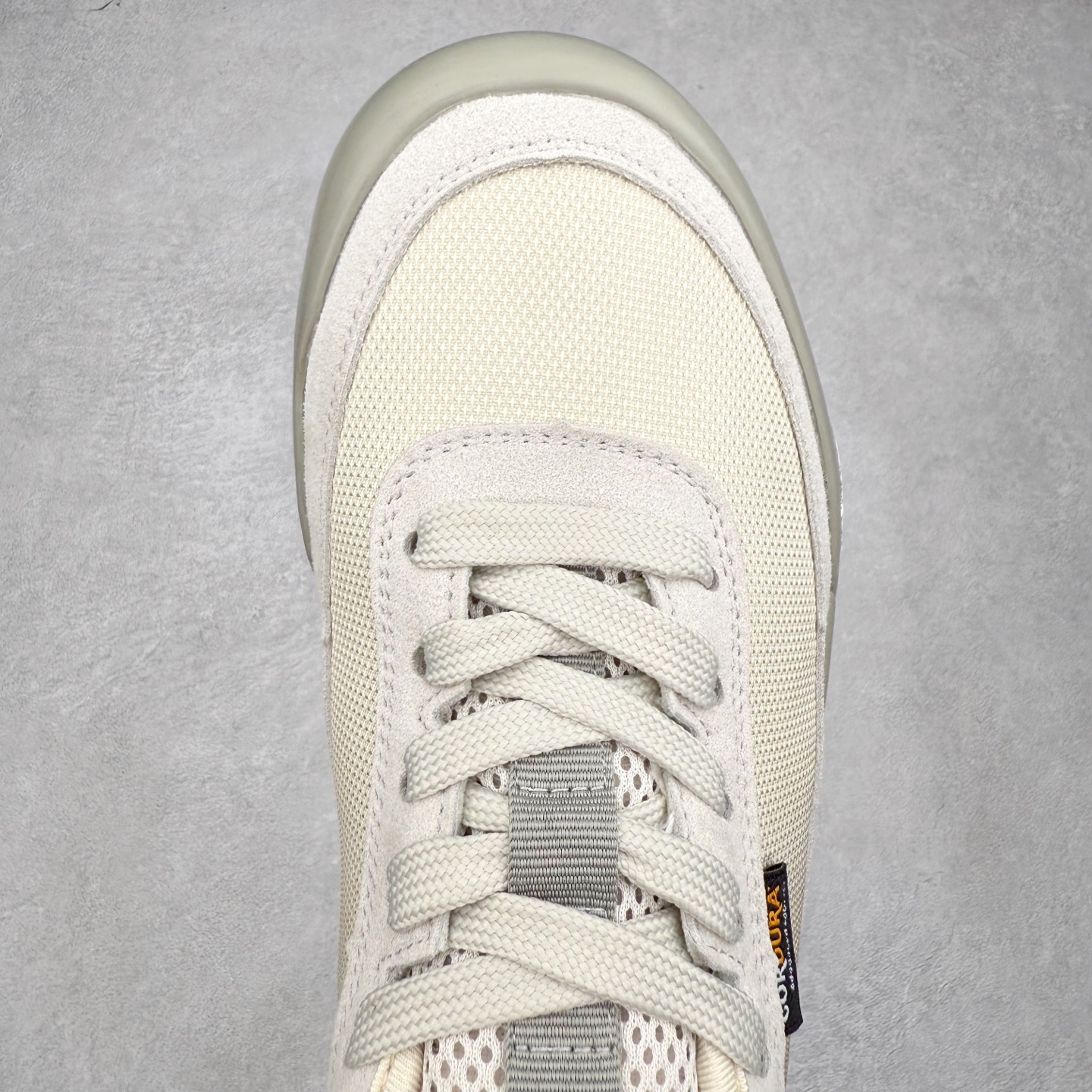 图片[4]-THE NORTH FACE Clyffe 北面舒适百搭 防滑耐磨 低帮 生活休闲鞋 男女同款 North Face于1966年成立，一直致力于为户外运动员的每一次严酷探索提供专业装备。作为全球户外运动领导品牌，The NorthFace以经过专业运动员测试、适应各类户外需求的产品助力探索者不断超越自我，激发人类潜能。The North Face象征着众多山脉中更冷、更值得挑战的北坡。品牌标志则来自Half Dome，一座位于美国加州Yosemite NationalPark（优胜美地国家公园）里的山峰，中文名字取为「北面」，象征着不畏惧的户外探索精神。1997年，The North Face采用全新的宣传标语「Never Stop Exploring探索永不停止」，体现品牌的探索精神，成为品牌的座右铭。尺码：36/45-选品中心