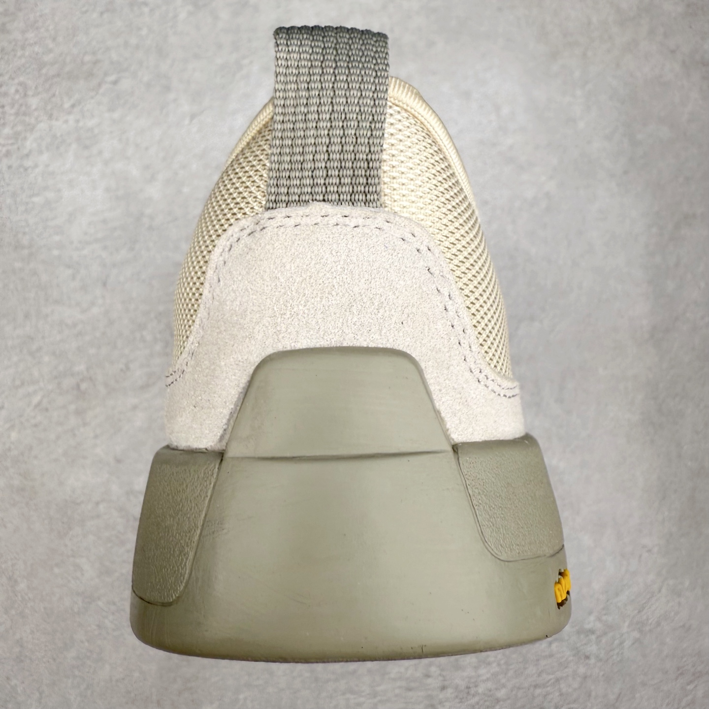 图片[8]-THE NORTH FACE Clyffe 北面舒适百搭 防滑耐磨 低帮 生活休闲鞋 男女同款 North Face于1966年成立，一直致力于为户外运动员的每一次严酷探索提供专业装备。作为全球户外运动领导品牌，The NorthFace以经过专业运动员测试、适应各类户外需求的产品助力探索者不断超越自我，激发人类潜能。The North Face象征着众多山脉中更冷、更值得挑战的北坡。品牌标志则来自Half Dome，一座位于美国加州Yosemite NationalPark（优胜美地国家公园）里的山峰，中文名字取为「北面」，象征着不畏惧的户外探索精神。1997年，The North Face采用全新的宣传标语「Never Stop Exploring探索永不停止」，体现品牌的探索精神，成为品牌的座右铭。尺码：36/45-选品中心