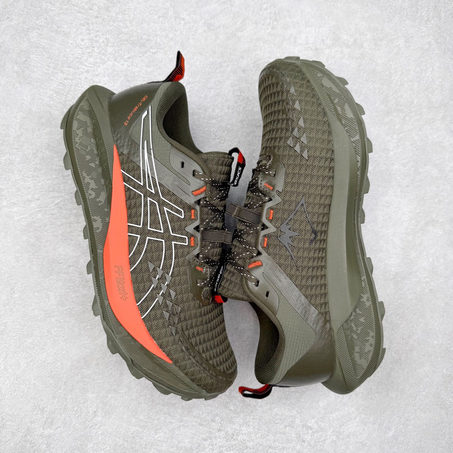 图片[3]-Asics GEL-TRABUCO 13 GTX 亚瑟士舒适百搭轻便透气减震低帮跑步鞋 ASICS（亚瑟士）是日本实业家鬼冢喜八郎创立的跑鞋运动品牌，名字想法源自著名的拉丁谚语“AnimaSana In Corpore Sano”，意为“健全的精神寓于强健的体魄”。正如其名字的含义，ASICS亚瑟士一直坚信保持身体的健康与活力是打造健康快乐的生活方式的最佳途径。亚瑟士的跑鞋、篮球鞋等系列集专业与美貌于一身，拥有极高的热度。2016年，ASICS在“2016年日本最佳全球品牌”排行榜名列第17名。尺码：36 37 37.5 38 39 39.5 40 40.5 41.5 42 42.5 43.5 44 45-选品中心