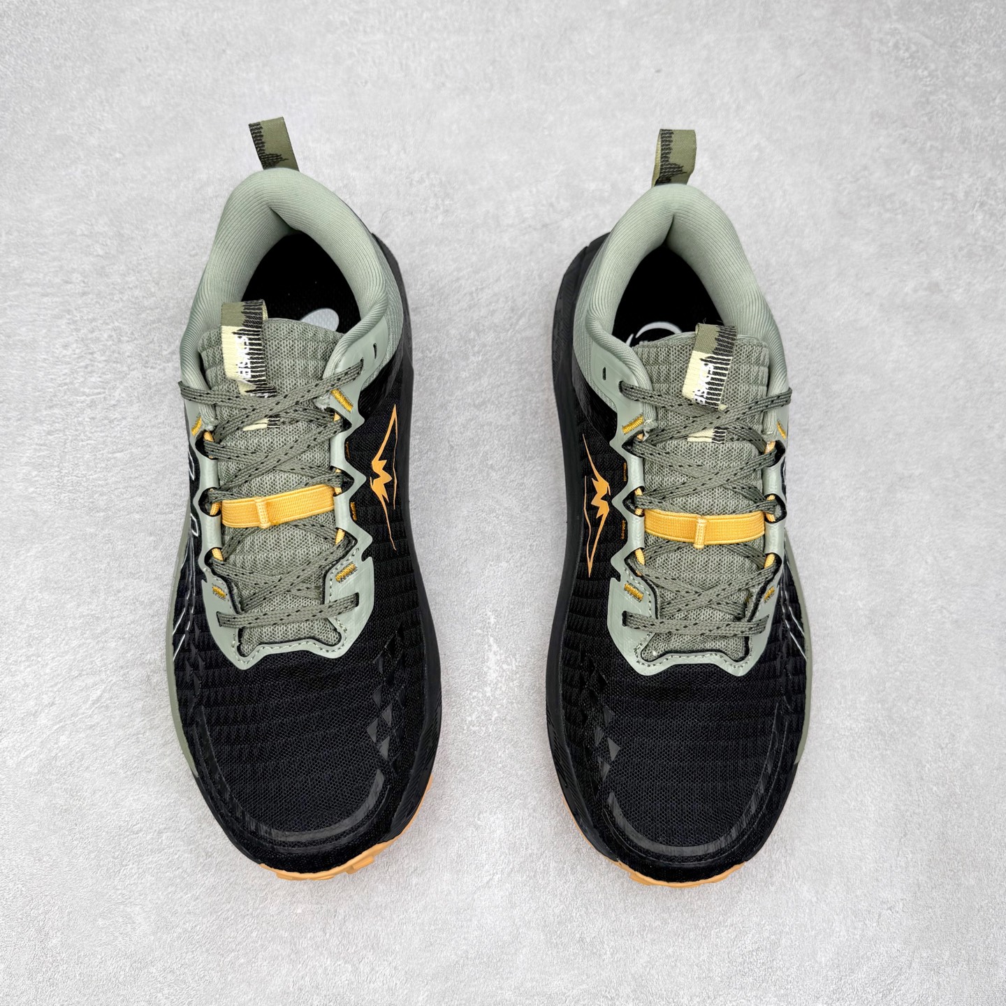 图片[2]-Asics GEL-TRABUCO 13 GTX 亚瑟士舒适百搭轻便透气减震低帮跑步鞋 ASICS（亚瑟士）是日本实业家鬼冢喜八郎创立的跑鞋运动品牌，名字想法源自著名的拉丁谚语“AnimaSana In Corpore Sano”，意为“健全的精神寓于强健的体魄”。正如其名字的含义，ASICS亚瑟士一直坚信保持身体的健康与活力是打造健康快乐的生活方式的最佳途径。亚瑟士的跑鞋、篮球鞋等系列集专业与美貌于一身，拥有极高的热度。2016年，ASICS在“2016年日本最佳全球品牌”排行榜名列第17名。尺码：36 37 37.5 38 39 39.5 40 40.5 41.5 42 42.5 43.5 44 45-选品中心