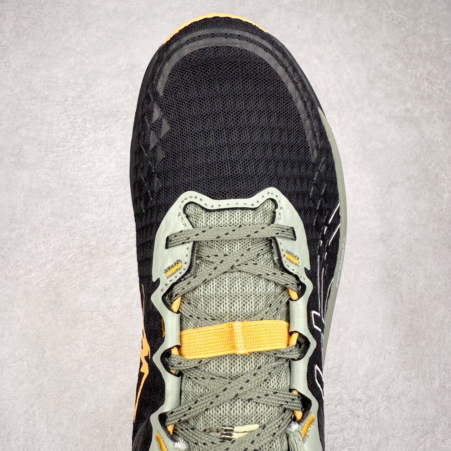 图片[4]-Asics GEL-TRABUCO 13 GTX 亚瑟士舒适百搭轻便透气减震低帮跑步鞋 ASICS（亚瑟士）是日本实业家鬼冢喜八郎创立的跑鞋运动品牌，名字想法源自著名的拉丁谚语“AnimaSana In Corpore Sano”，意为“健全的精神寓于强健的体魄”。正如其名字的含义，ASICS亚瑟士一直坚信保持身体的健康与活力是打造健康快乐的生活方式的最佳途径。亚瑟士的跑鞋、篮球鞋等系列集专业与美貌于一身，拥有极高的热度。2016年，ASICS在“2016年日本最佳全球品牌”排行榜名列第17名。尺码：36 37 37.5 38 39 39.5 40 40.5 41.5 42 42.5 43.5 44 45-选品中心