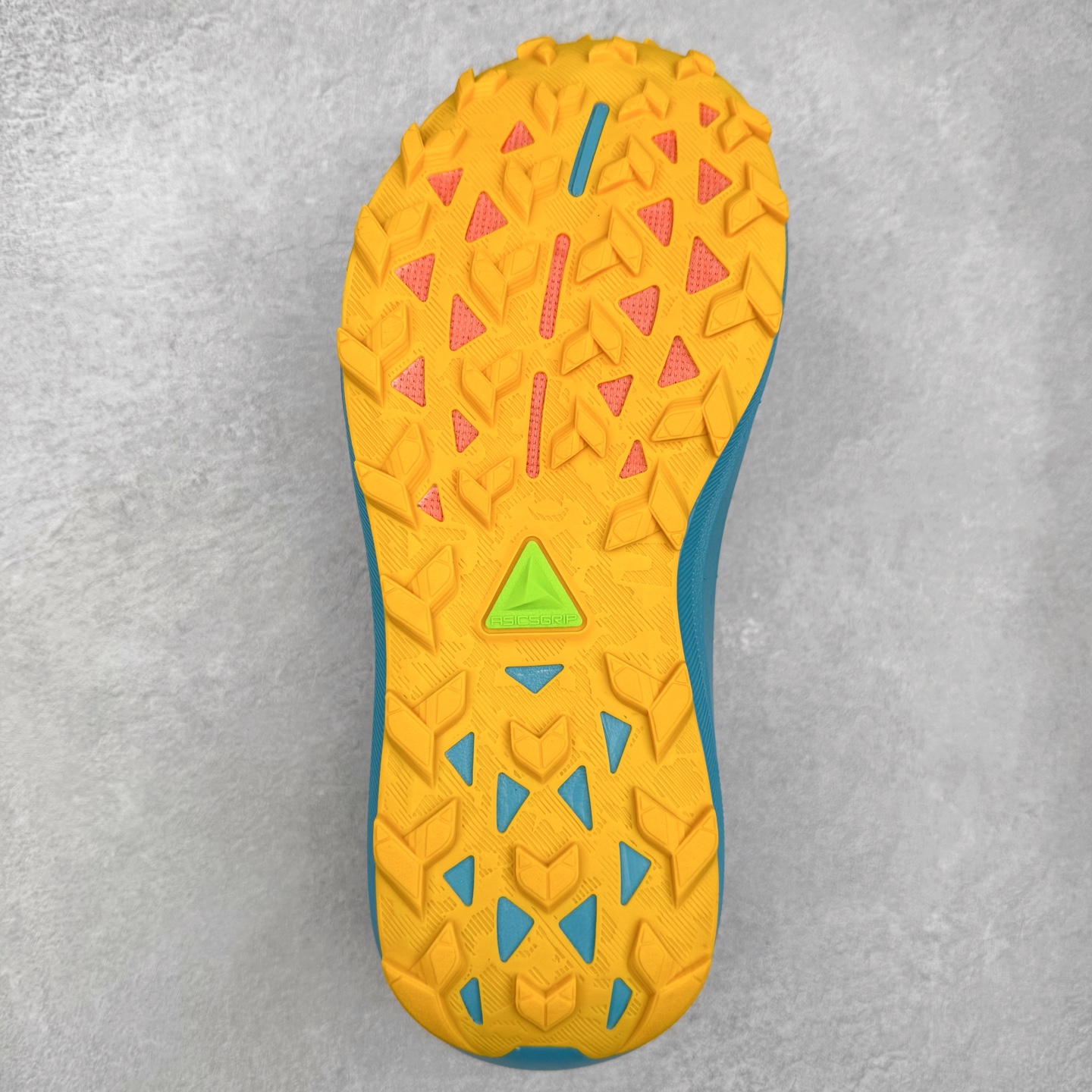 图片[9]-Asics GEL-TRABUCO 13 GTX 亚瑟士舒适百搭轻便透气减震低帮跑步鞋 ASICS（亚瑟士）是日本实业家鬼冢喜八郎创立的跑鞋运动品牌，名字想法源自著名的拉丁谚语“AnimaSana In Corpore Sano”，意为“健全的精神寓于强健的体魄”。正如其名字的含义，ASICS亚瑟士一直坚信保持身体的健康与活力是打造健康快乐的生活方式的最佳途径。亚瑟士的跑鞋、篮球鞋等系列集专业与美貌于一身，拥有极高的热度。2016年，ASICS在“2016年日本最佳全球品牌”排行榜名列第17名。尺码：36 37 37.5 38 39 39.5 40 40.5 41.5 42 42.5 43.5 44 45-选品中心