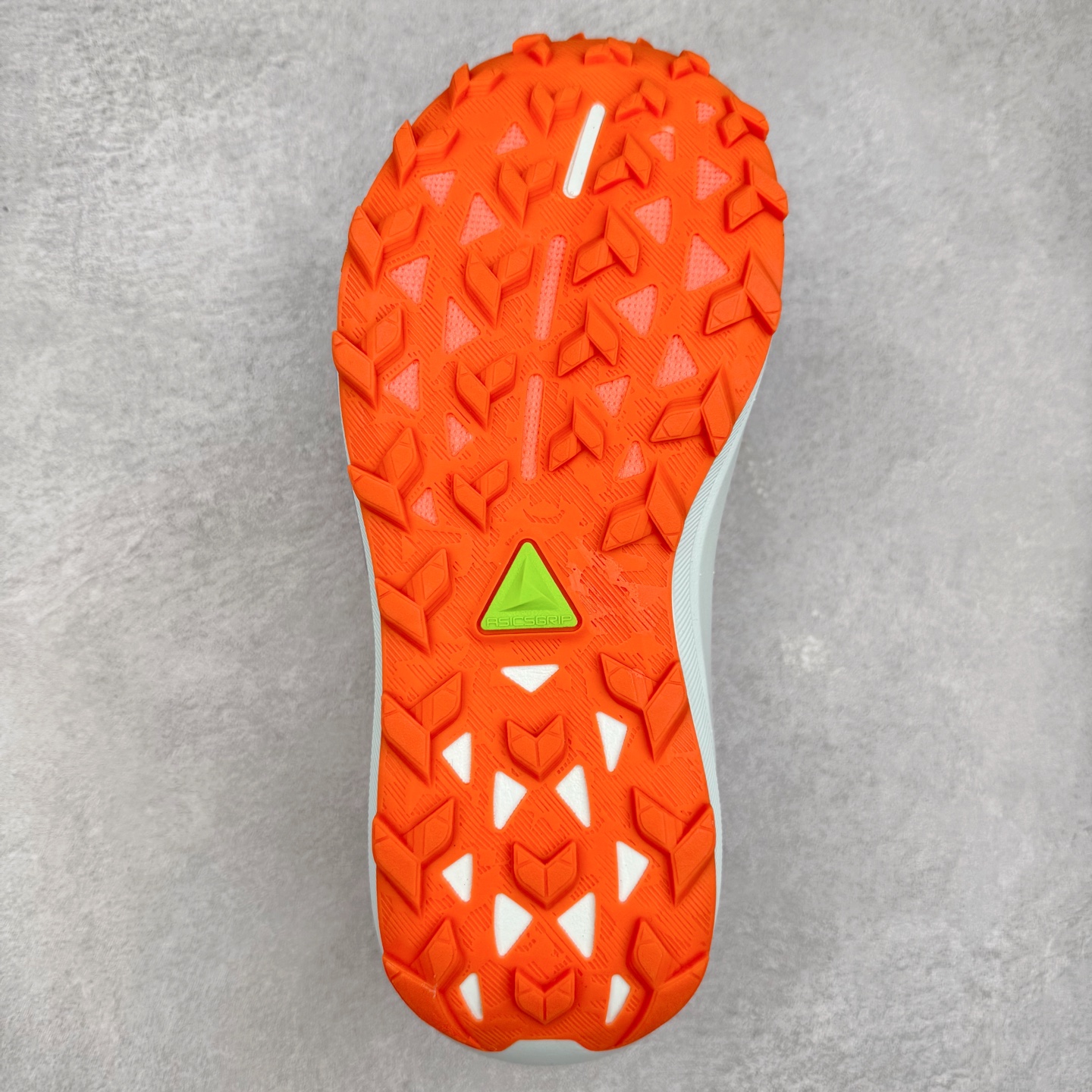 图片[9]-Asics GEL-TRABUCO 13 GTX 亚瑟士舒适百搭轻便透气减震低帮跑步鞋 ASICS（亚瑟士）是日本实业家鬼冢喜八郎创立的跑鞋运动品牌，名字想法源自著名的拉丁谚语“AnimaSana In Corpore Sano”，意为“健全的精神寓于强健的体魄”。正如其名字的含义，ASICS亚瑟士一直坚信保持身体的健康与活力是打造健康快乐的生活方式的最佳途径。亚瑟士的跑鞋、篮球鞋等系列集专业与美貌于一身，拥有极高的热度。2016年，ASICS在“2016年日本最佳全球品牌”排行榜名列第17名。尺码：36 37 37.5 38 39 39.5 40 40.5 41.5 42 42.5 43.5 44 45-选品中心