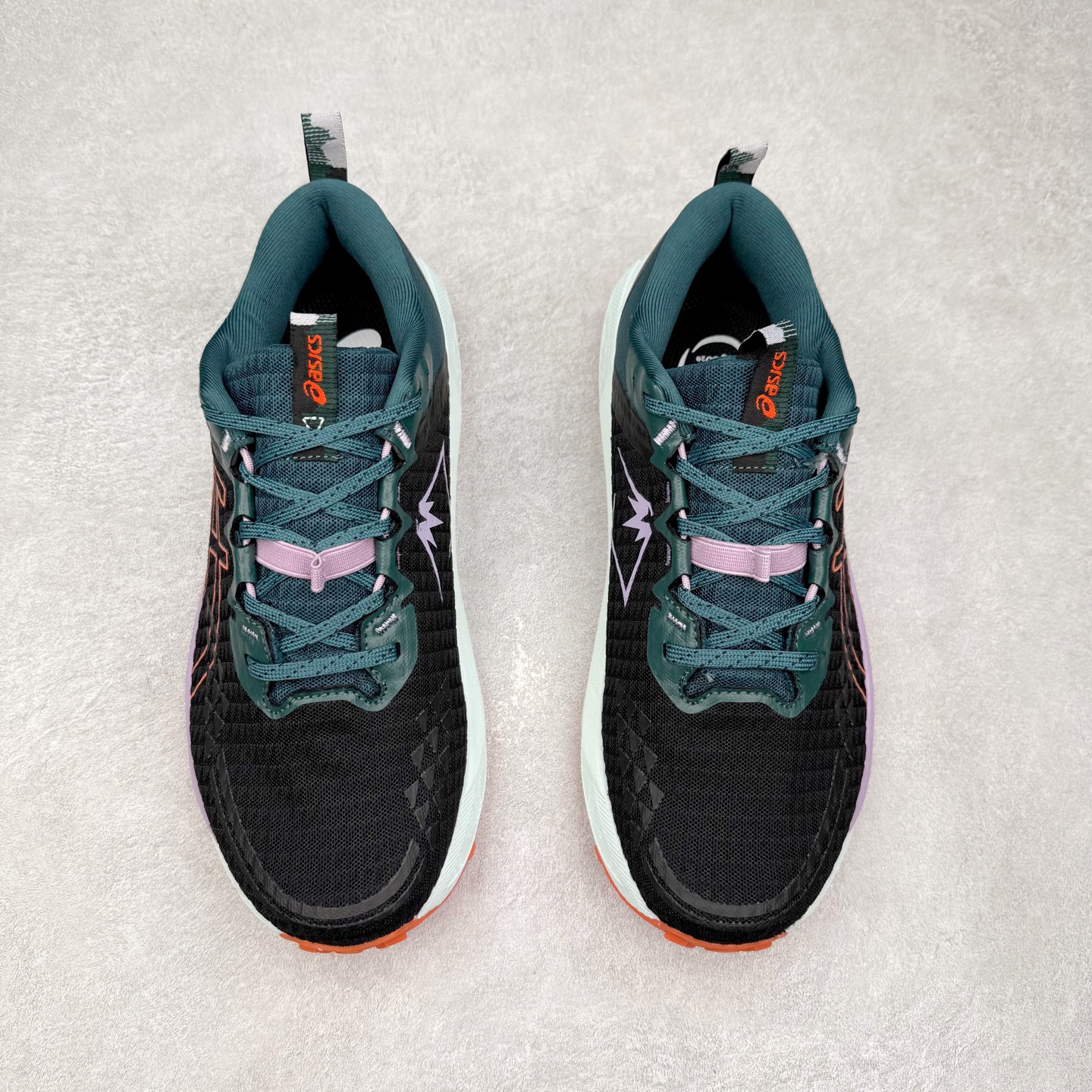 图片[2]-Asics GEL-TRABUCO 13 GTX 亚瑟士舒适百搭轻便透气减震低帮跑步鞋 ASICS（亚瑟士）是日本实业家鬼冢喜八郎创立的跑鞋运动品牌，名字想法源自著名的拉丁谚语“AnimaSana In Corpore Sano”，意为“健全的精神寓于强健的体魄”。正如其名字的含义，ASICS亚瑟士一直坚信保持身体的健康与活力是打造健康快乐的生活方式的最佳途径。亚瑟士的跑鞋、篮球鞋等系列集专业与美貌于一身，拥有极高的热度。2016年，ASICS在“2016年日本最佳全球品牌”排行榜名列第17名。尺码：36 37 37.5 38 39 39.5 40 40.5 41.5 42 42.5 43.5 44 45-选品中心