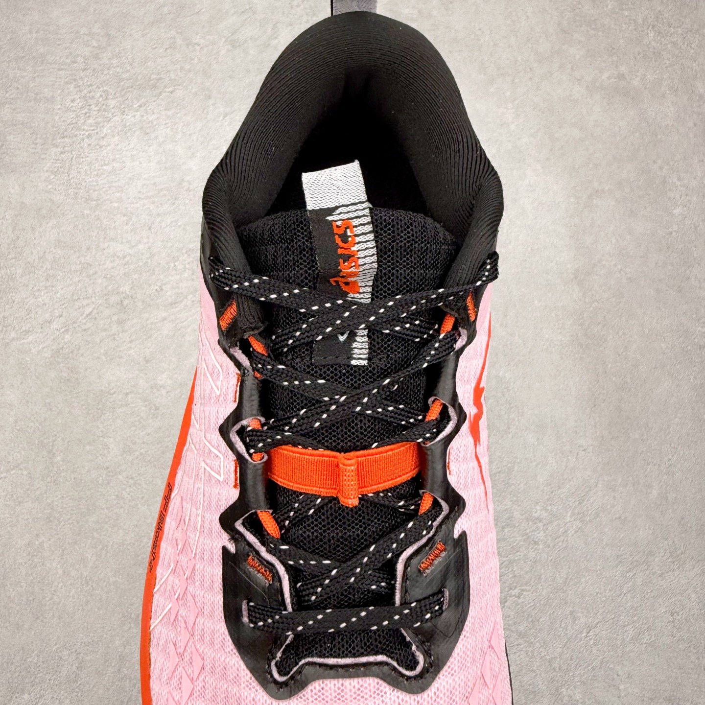 图片[5]-Asics GEL-TRABUCO 13 GTX 亚瑟士舒适百搭轻便透气减震低帮跑步鞋 ASICS（亚瑟士）是日本实业家鬼冢喜八郎创立的跑鞋运动品牌，名字想法源自著名的拉丁谚语“AnimaSana In Corpore Sano”，意为“健全的精神寓于强健的体魄”。正如其名字的含义，ASICS亚瑟士一直坚信保持身体的健康与活力是打造健康快乐的生活方式的最佳途径。亚瑟士的跑鞋、篮球鞋等系列集专业与美貌于一身，拥有极高的热度。2016年，ASICS在“2016年日本最佳全球品牌”排行榜名列第17名。尺码：36 37 37.5 38 39 39.5 40 40.5 41.5 42 42.5 43.5 44 45-选品中心