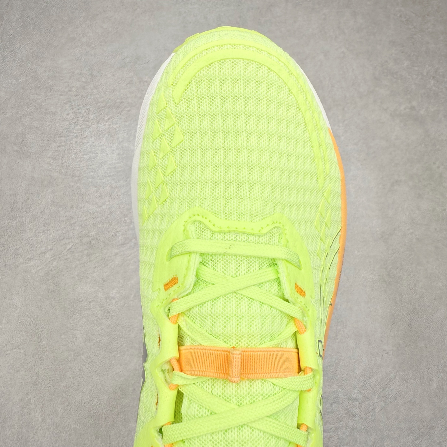 图片[4]-Asics GEL-TRABUCO 13 GTX 亚瑟士舒适百搭轻便透气减震低帮跑步鞋 ASICS（亚瑟士）是日本实业家鬼冢喜八郎创立的跑鞋运动品牌，名字想法源自著名的拉丁谚语“AnimaSana In Corpore Sano”，意为“健全的精神寓于强健的体魄”。正如其名字的含义，ASICS亚瑟士一直坚信保持身体的健康与活力是打造健康快乐的生活方式的最佳途径。亚瑟士的跑鞋、篮球鞋等系列集专业与美貌于一身，拥有极高的热度。2016年，ASICS在“2016年日本最佳全球品牌”排行榜名列第17名。尺码：36 37 37.5 38 39 39.5 40 40.5 41.5 42 42.5 43.5 44 45-选品中心