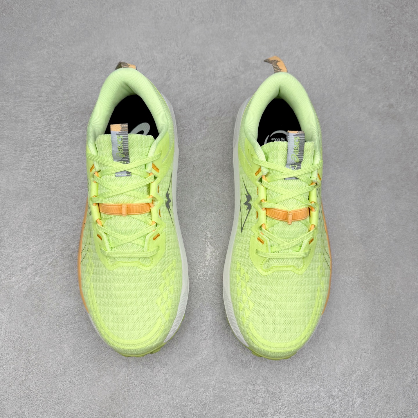 图片[2]-Asics GEL-TRABUCO 13 GTX 亚瑟士舒适百搭轻便透气减震低帮跑步鞋 ASICS（亚瑟士）是日本实业家鬼冢喜八郎创立的跑鞋运动品牌，名字想法源自著名的拉丁谚语“AnimaSana In Corpore Sano”，意为“健全的精神寓于强健的体魄”。正如其名字的含义，ASICS亚瑟士一直坚信保持身体的健康与活力是打造健康快乐的生活方式的最佳途径。亚瑟士的跑鞋、篮球鞋等系列集专业与美貌于一身，拥有极高的热度。2016年，ASICS在“2016年日本最佳全球品牌”排行榜名列第17名。尺码：36 37 37.5 38 39 39.5 40 40.5 41.5 42 42.5 43.5 44 45-选品中心