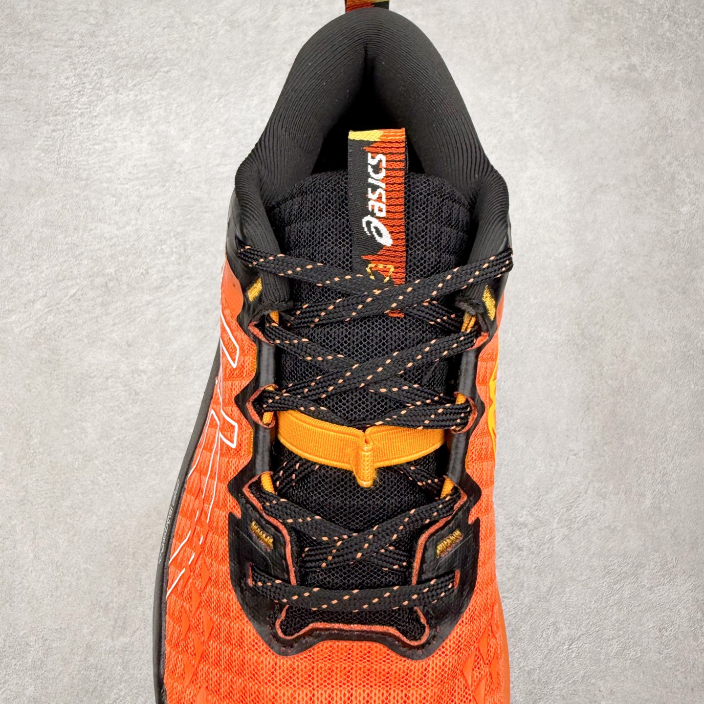 图片[5]-Asics GEL-TRABUCO 13 GTX 亚瑟士舒适百搭轻便透气减震低帮跑步鞋 ASICS（亚瑟士）是日本实业家鬼冢喜八郎创立的跑鞋运动品牌，名字想法源自著名的拉丁谚语“AnimaSana In Corpore Sano”，意为“健全的精神寓于强健的体魄”。正如其名字的含义，ASICS亚瑟士一直坚信保持身体的健康与活力是打造健康快乐的生活方式的最佳途径。亚瑟士的跑鞋、篮球鞋等系列集专业与美貌于一身，拥有极高的热度。2016年，ASICS在“2016年日本最佳全球品牌”排行榜名列第17名。尺码：36 37 37.5 38 39 39.5 40 40.5 41.5 42 42.5 43.5 44 45-选品中心